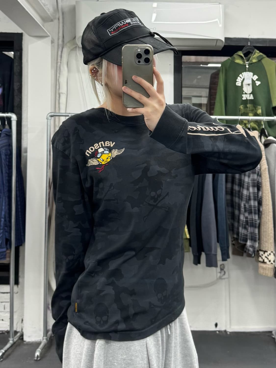 밴슨 레더 x 루니툰즈 카모 롱슬리브 상품이미지4