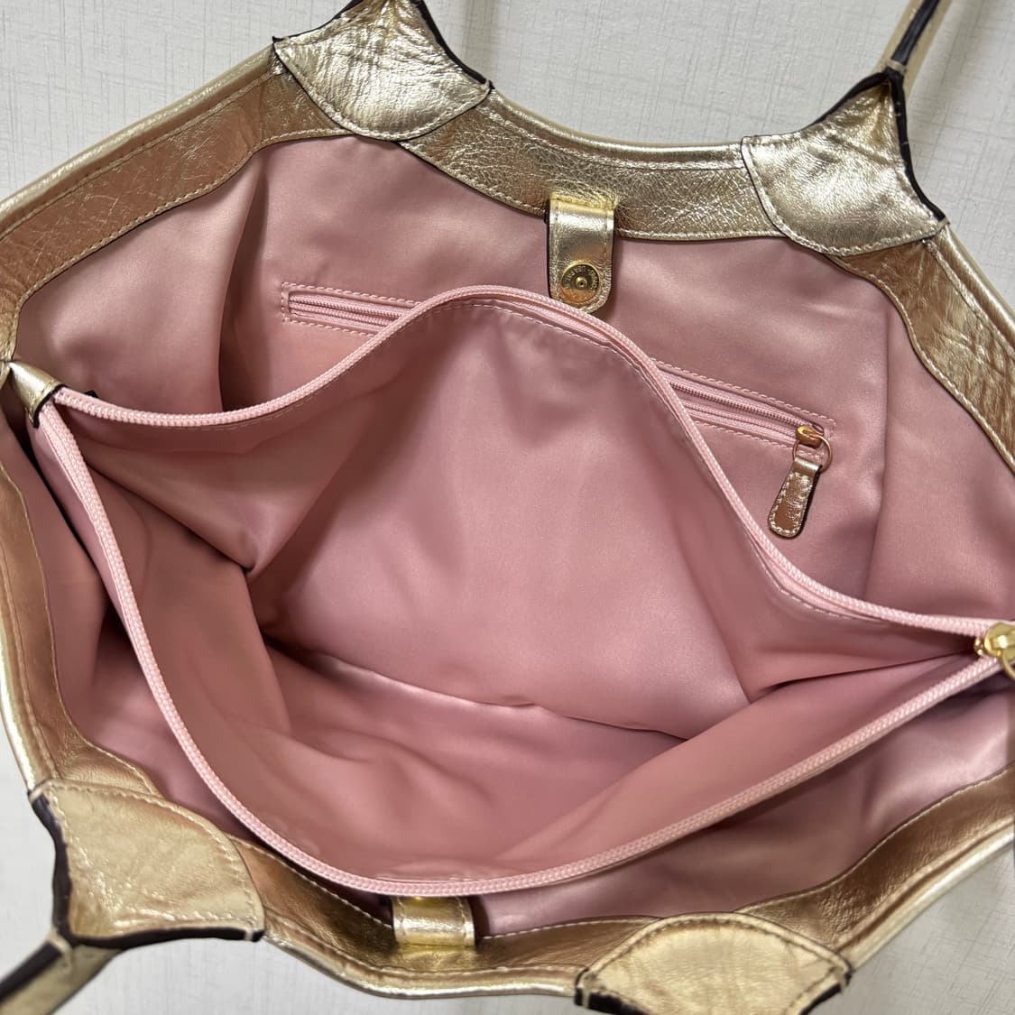 코치 플라워 숄더백 시그니처 로고 샴페인 골드 토트백 가방 +키링 상품이미지10