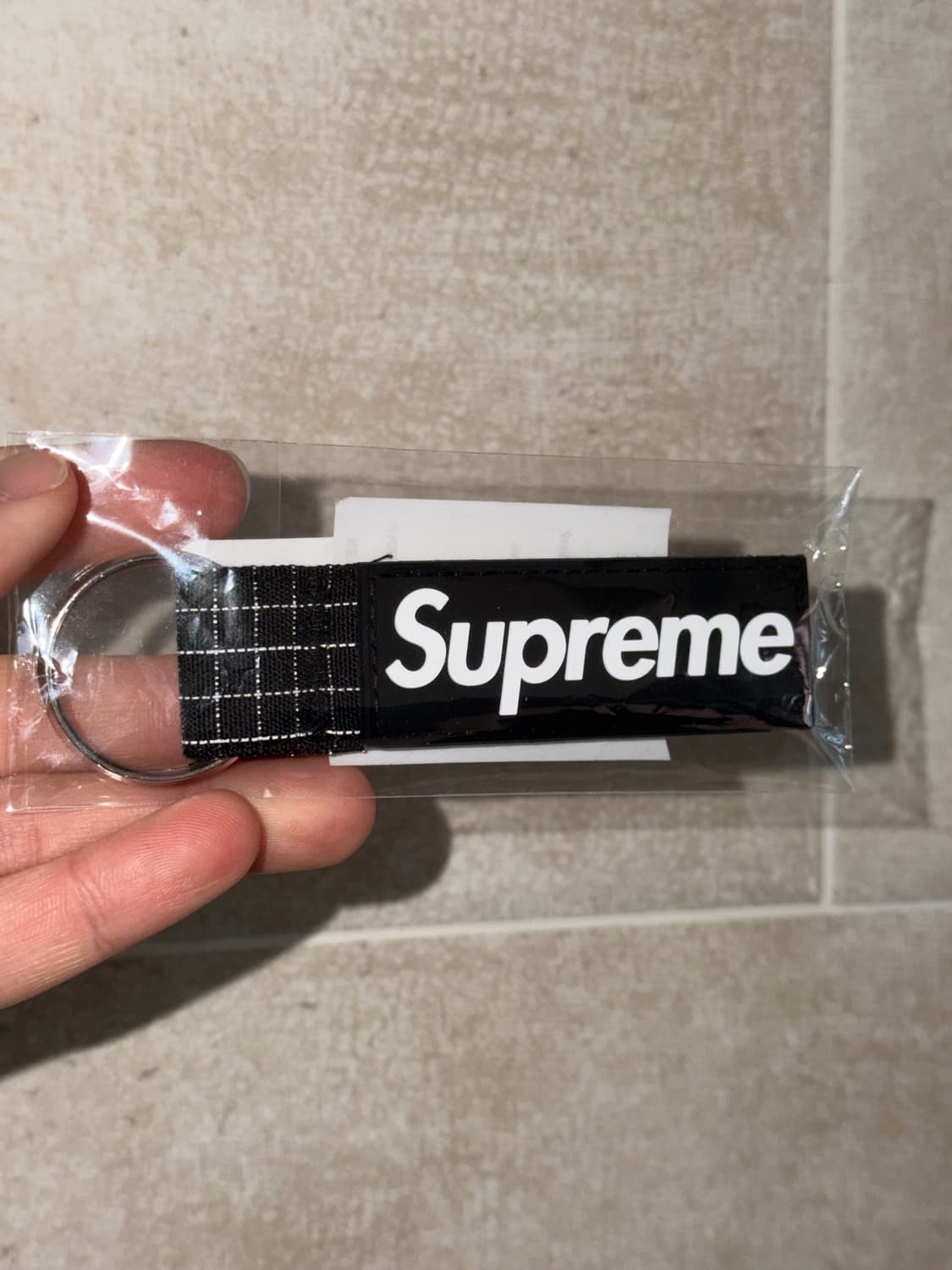 슈프림 립스탑 키체인 블랙 - 24SS 상품이미지1