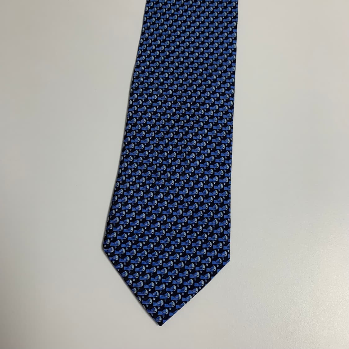 던힐(dunhill) 새상품급 명품넥타이 100실크 네이비컬러 정장룩 상품이미지10