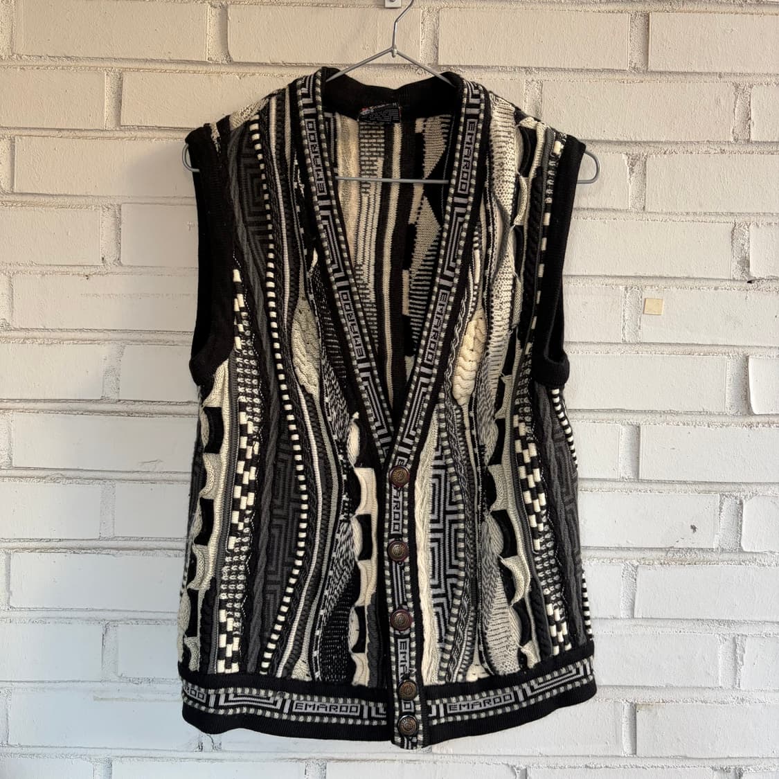 Emaroo 쿠지 스타일 케이블 니트 베스트 상품이미지1