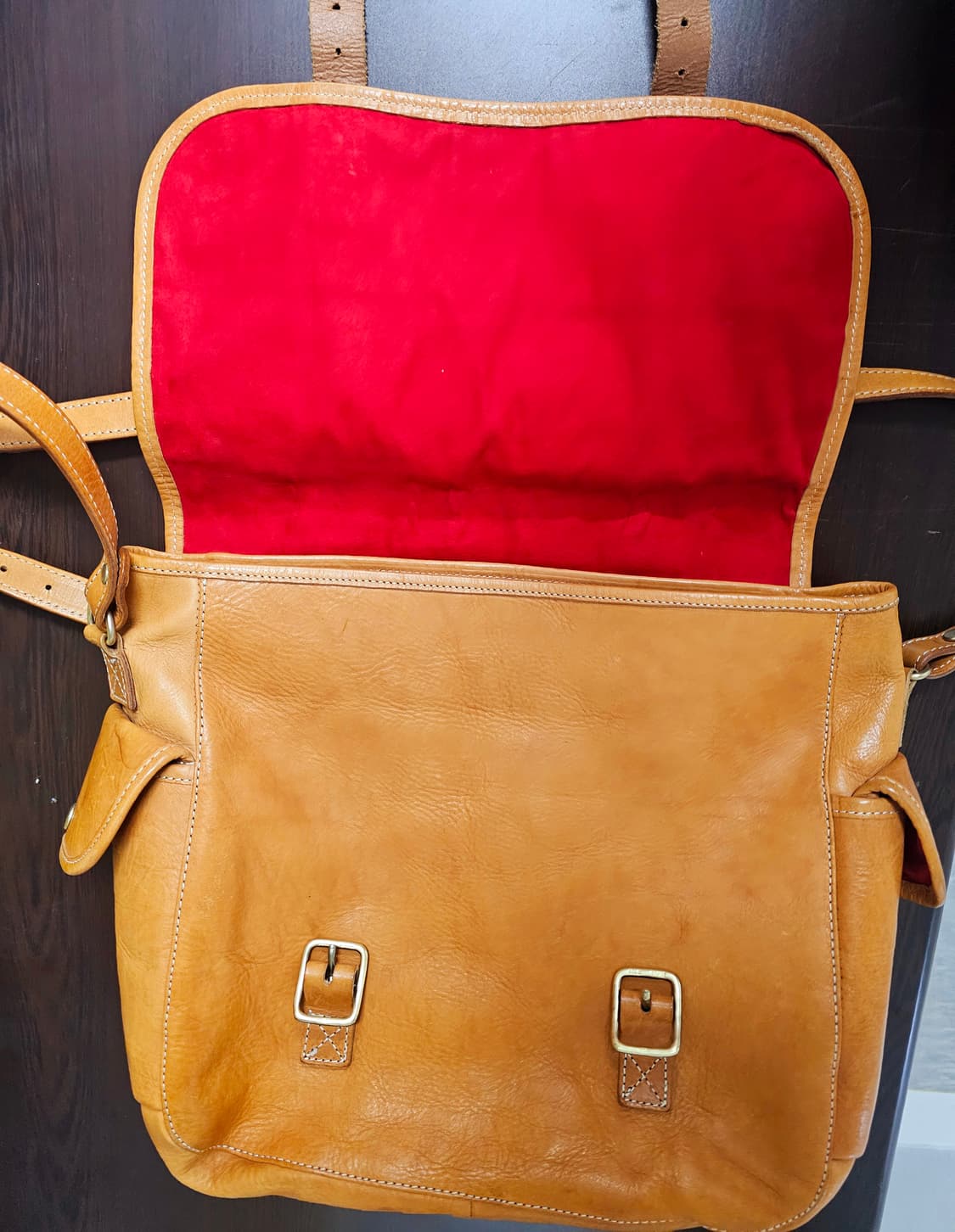 에이징씨씨씨 메신저백 상품이미지8