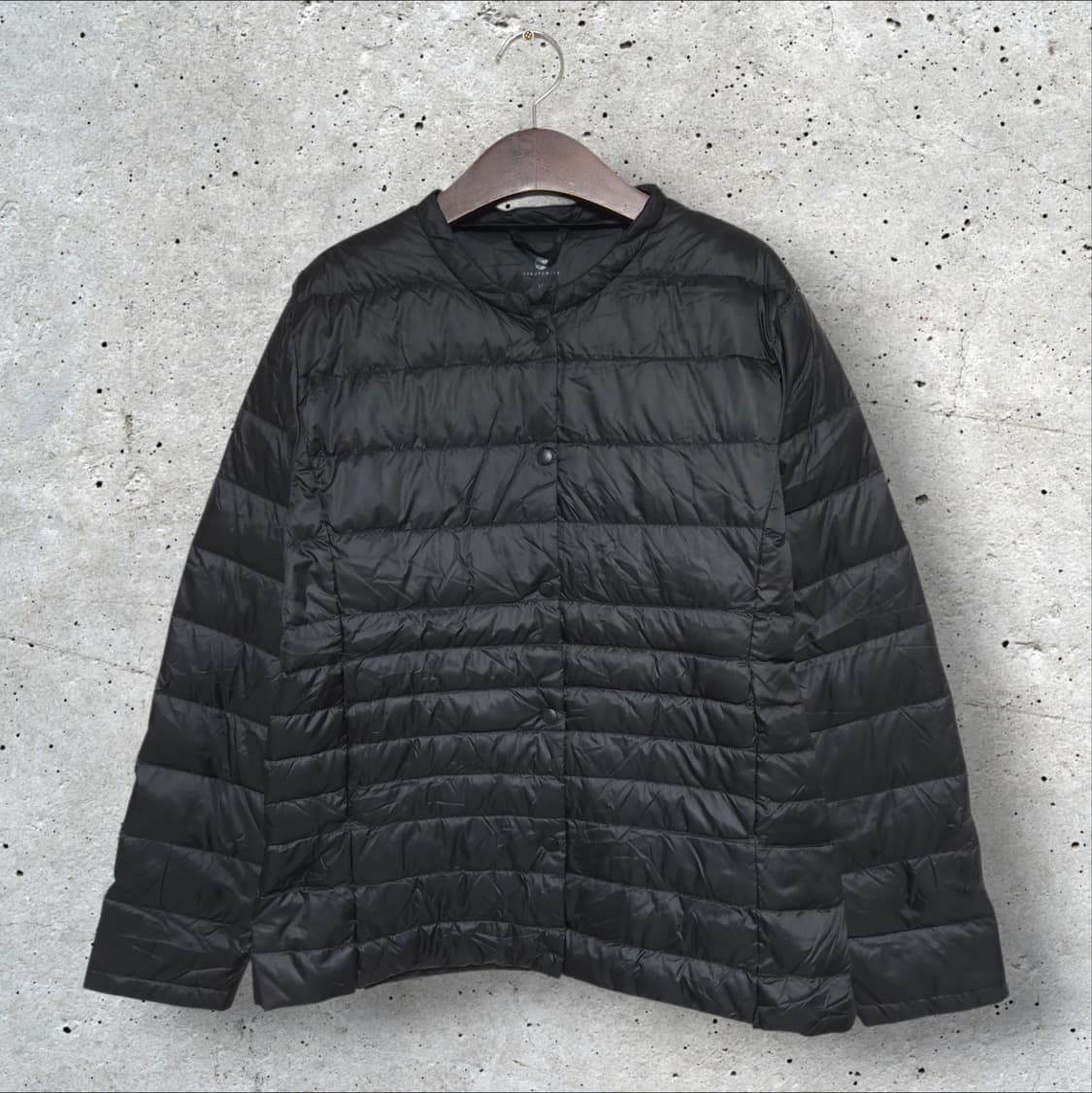 어라운드뮤즈 덕다운 경량패딩 (95/M) 상품이미지1