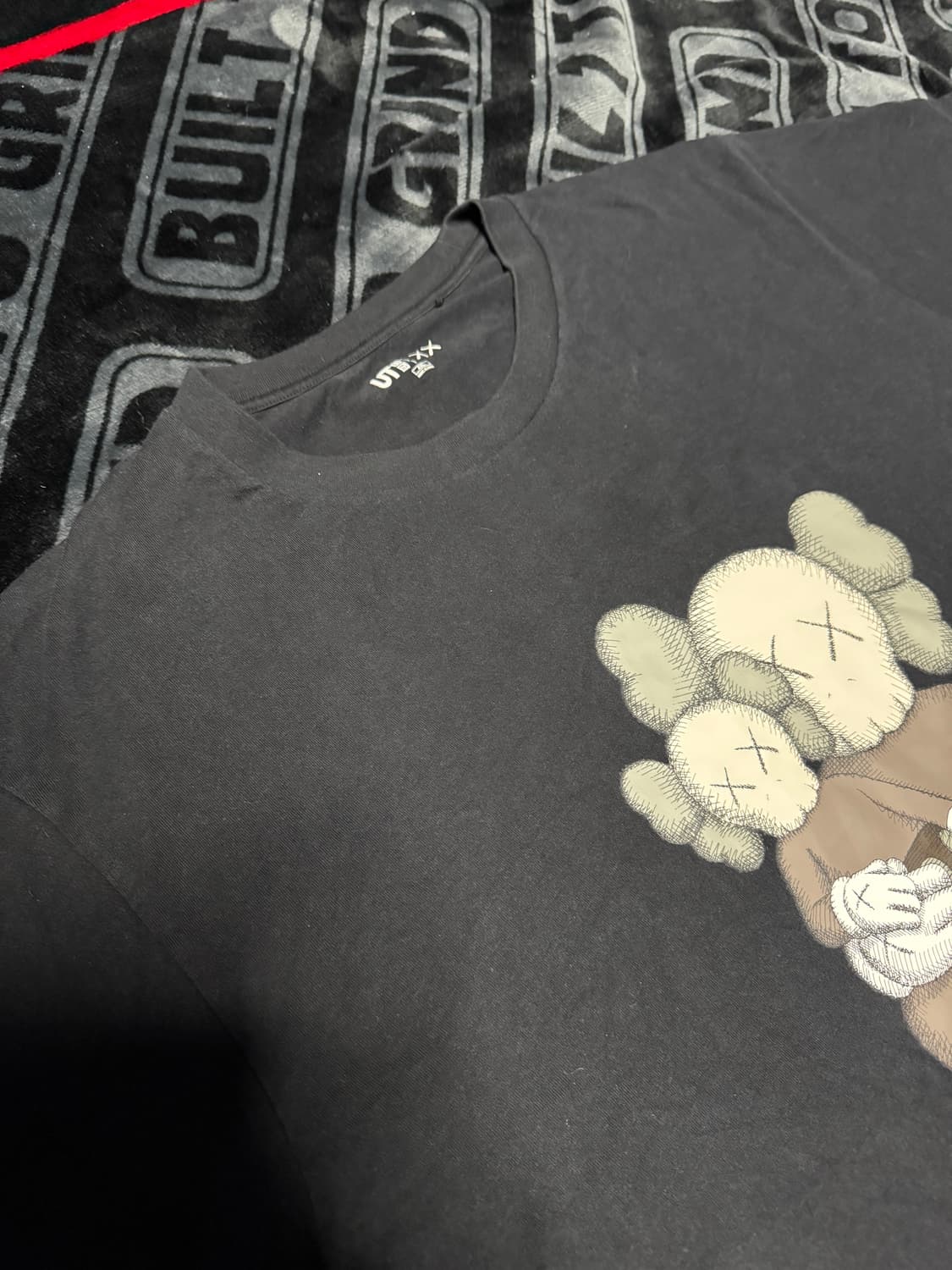 유니클로 카우스 숏 슬리브 그래픽 티셔츠 블랙 4XL 상품이미지3