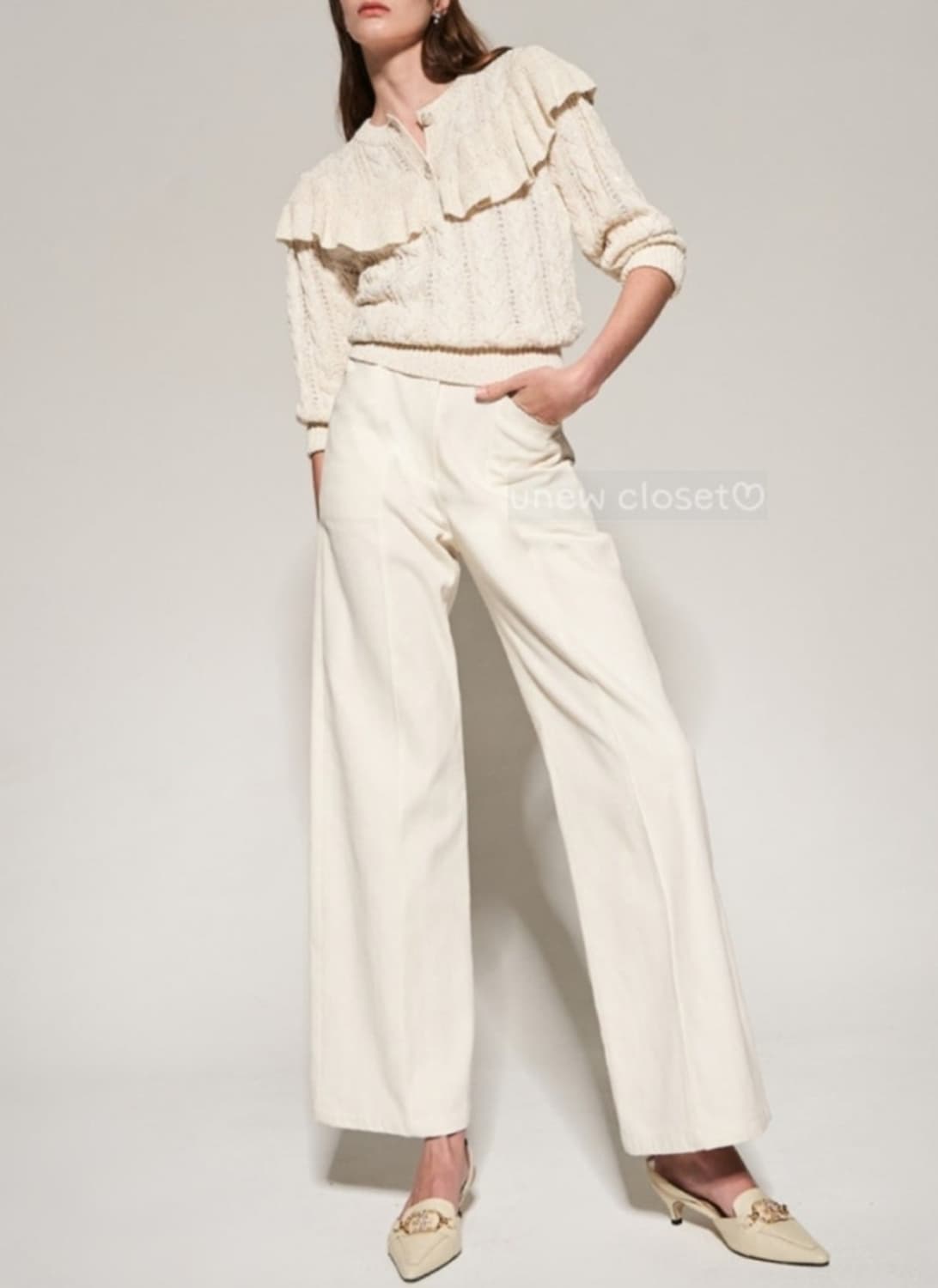 한섬 오브제 시퀸 프릴 니트탑 상품이미지3