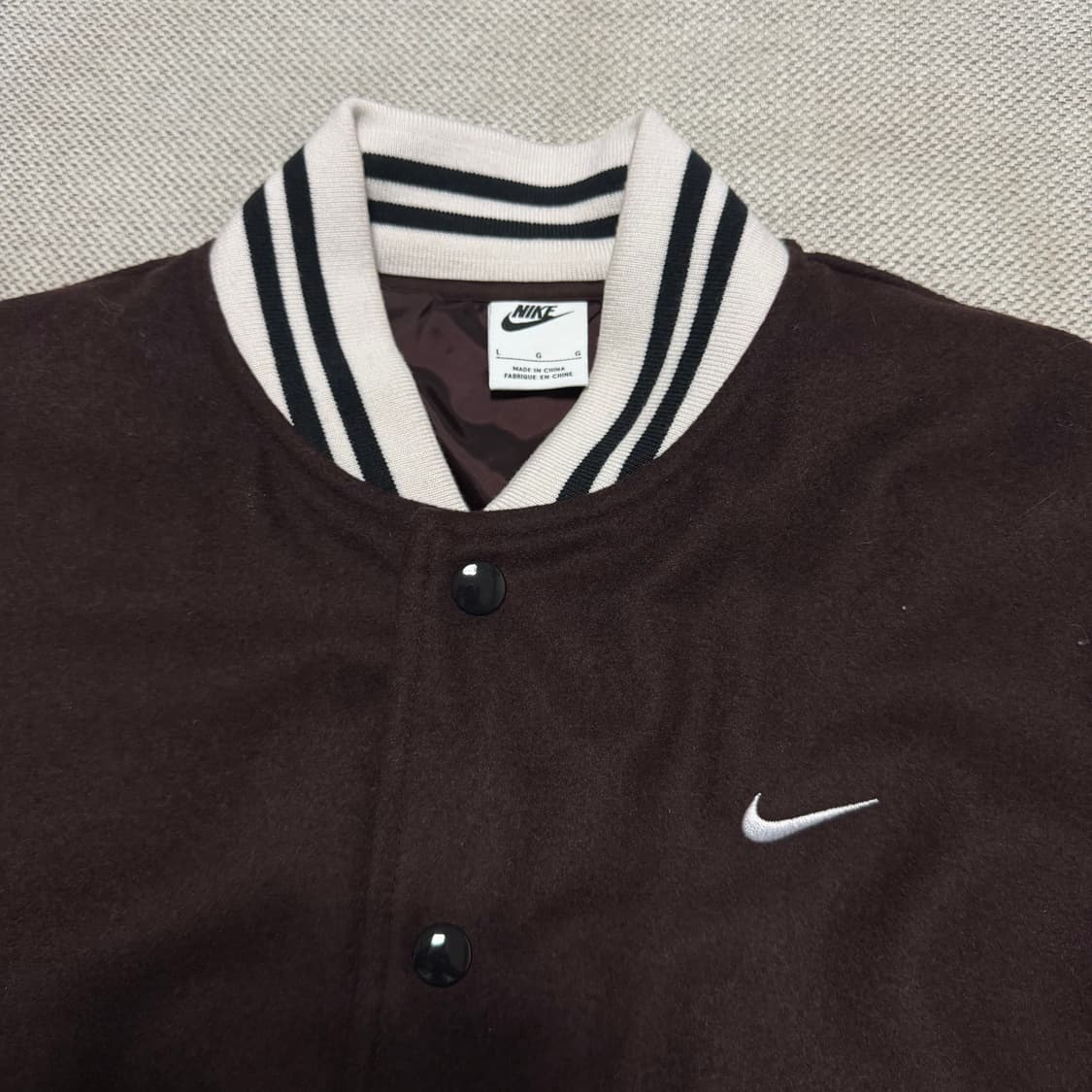 나이키 NSW 어센틱 바시티 자켓 브라운 바살트 - 아시아 상품이미지2