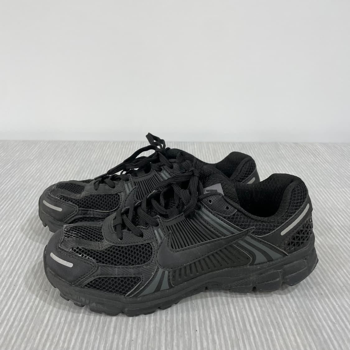 739) 나이키 줌 보메로5 SP 블랙 255mm 상품이미지3