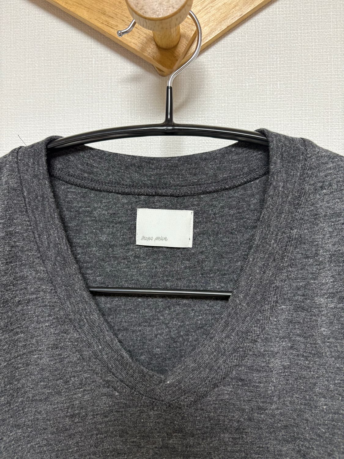 [2] 모노프리베 브이넥 슬리브 차콜 상품이미지3