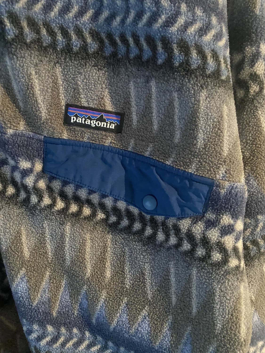 10s 파타고니아 신칠라 스냅-T 그레이/네이비 아즈텍 패턴 상품이미지3