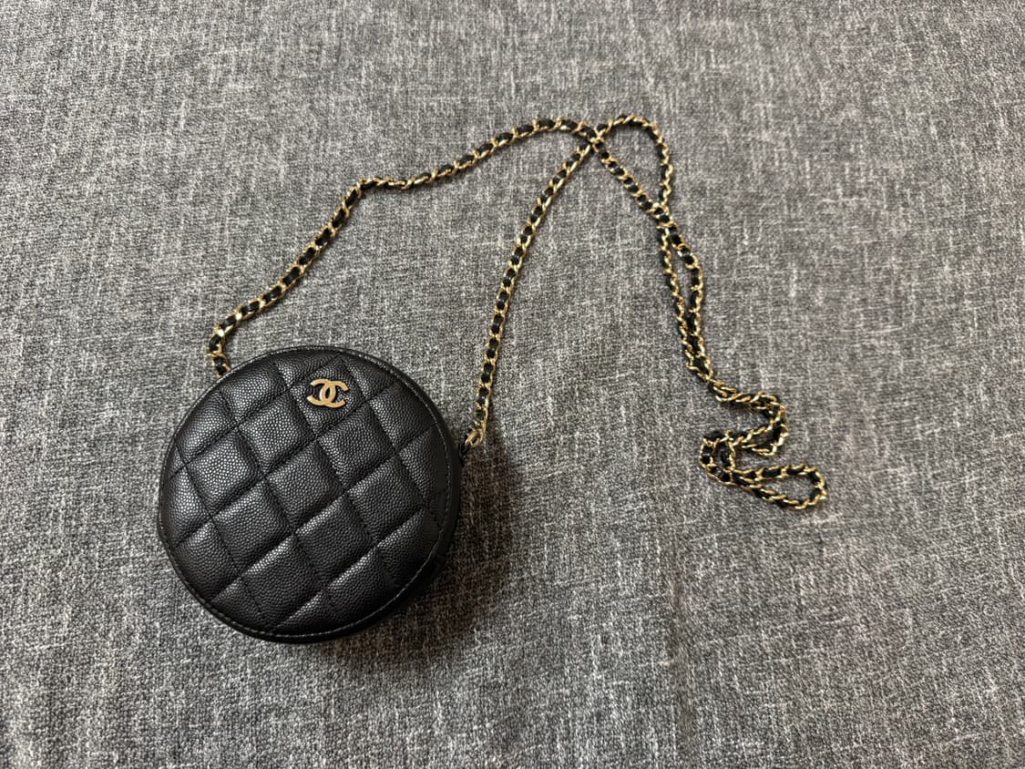 샤넬 동그리 블랙 캐비어 샴페인골드 미니 크로스백 상품이미지1