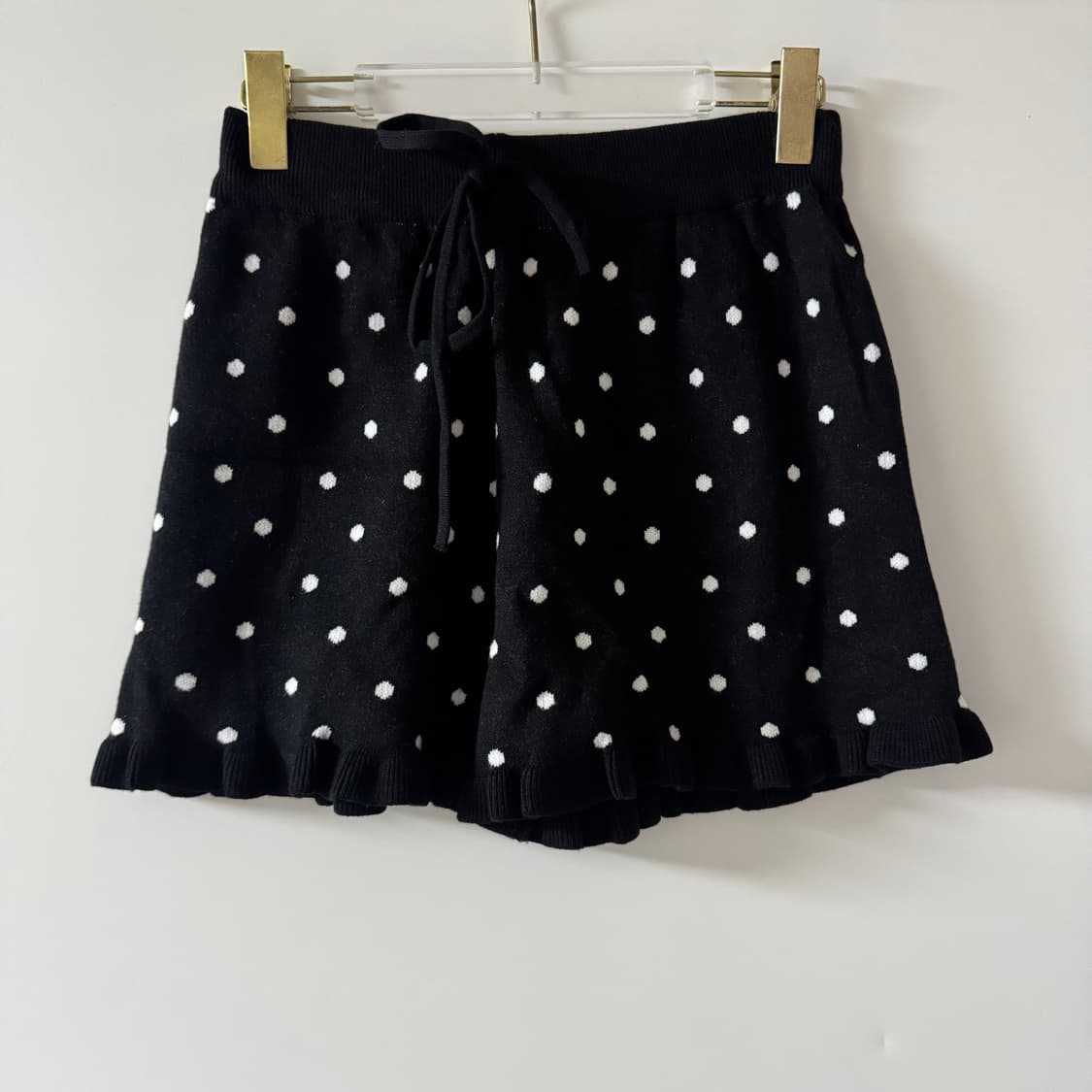새상품 여자 밑단 프릴 니트 도트 반바지 (블랙) 상품이미지1