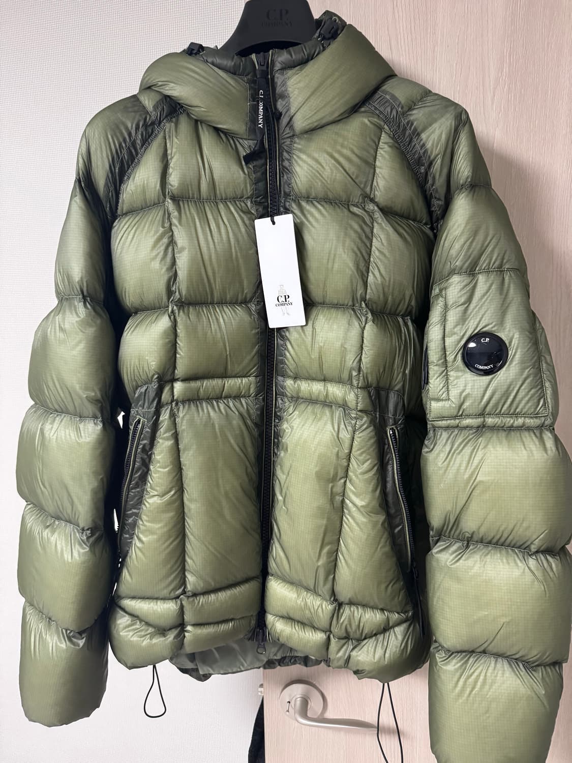 Cp컴퍼니 dd쉘 올리브 XL(새상품. 백화점판) 상품이미지1
