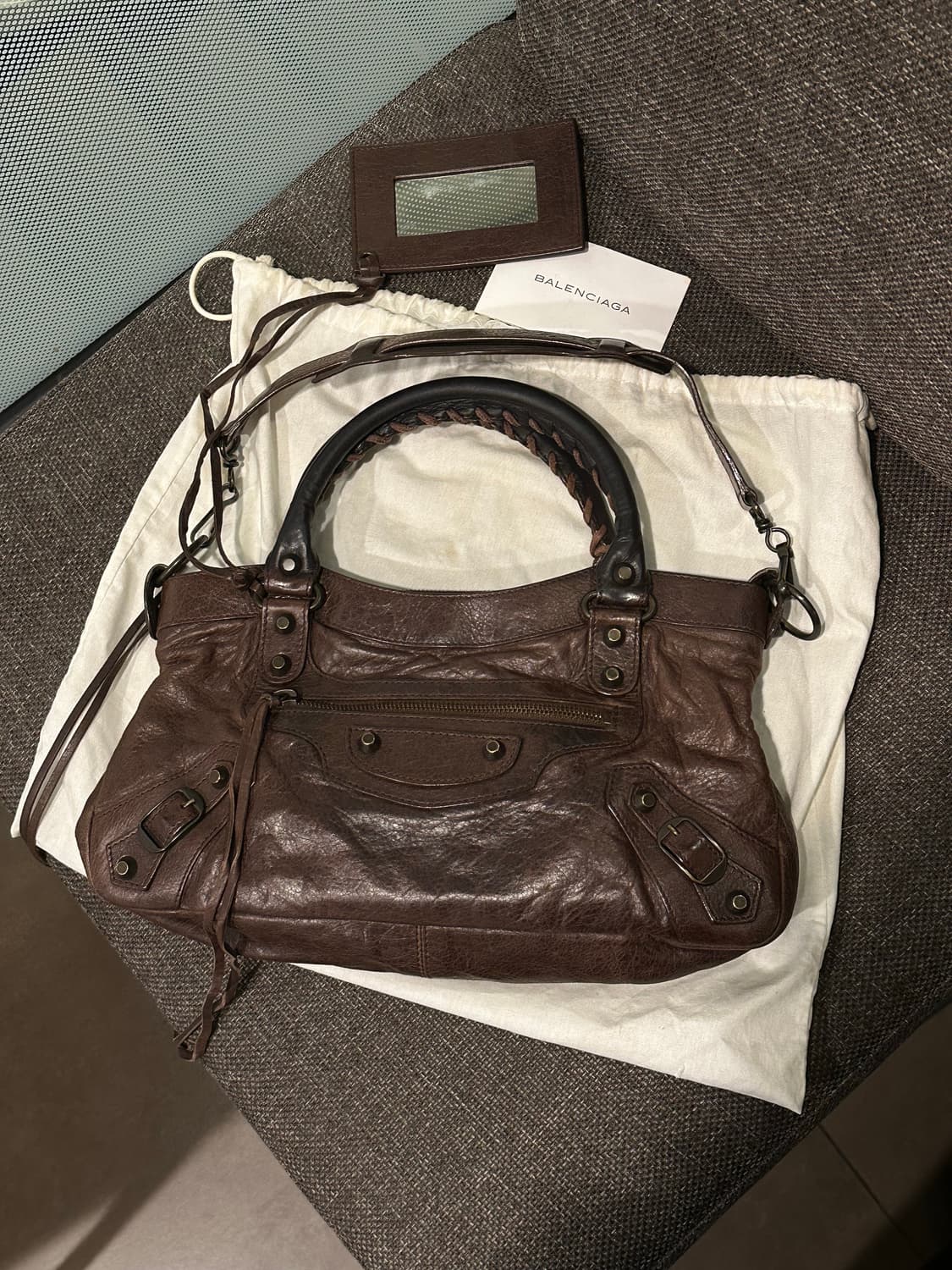 ❌거래중[A 정품] 발렌시아가 시티 모터백 퍼스트 다크브라운 상품이미지1