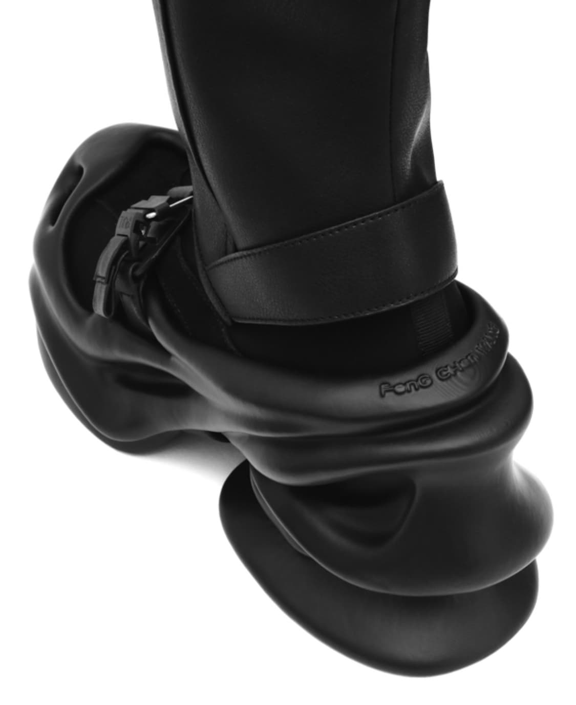 펑첸왕 로고 버클 3D 하이부츠 블랙 상품이미지3