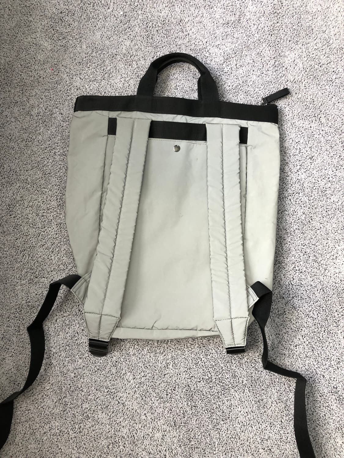 COS 코스 리플렉티브 투웨이 백팩 상품이미지3