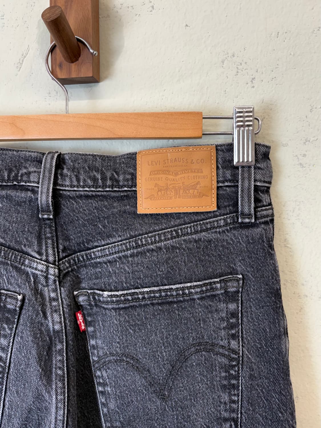 리바이스 프리미엄 흑청 데님팬츠 상품이미지4