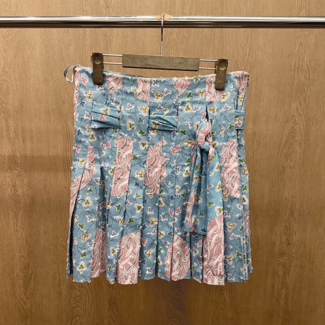 크리스찬 디올 미디 플리츠 스커트 플로럴 프린팅 스트랩 타이 디테일 블루 상품이미지2