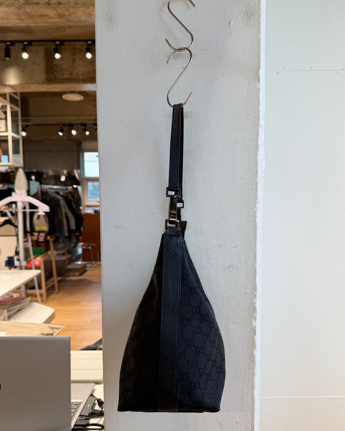 구찌 블랙 캔버스 호보 숄더백  상품이미지6