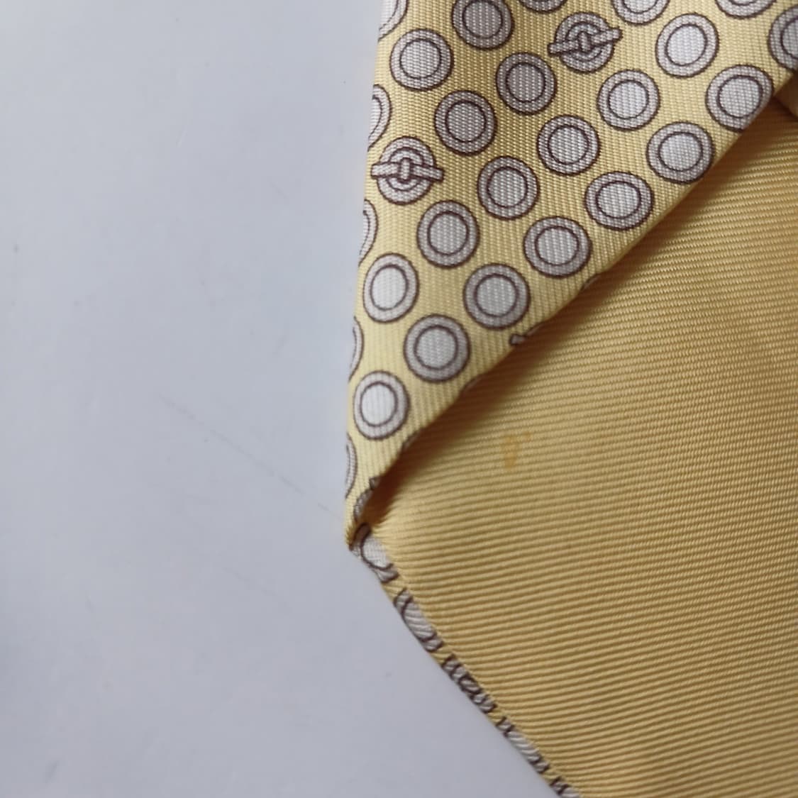 에르메스 실크 옐로우 서클 패턴 넥타이 9.6cm B등급 A19136
 상품이미지9