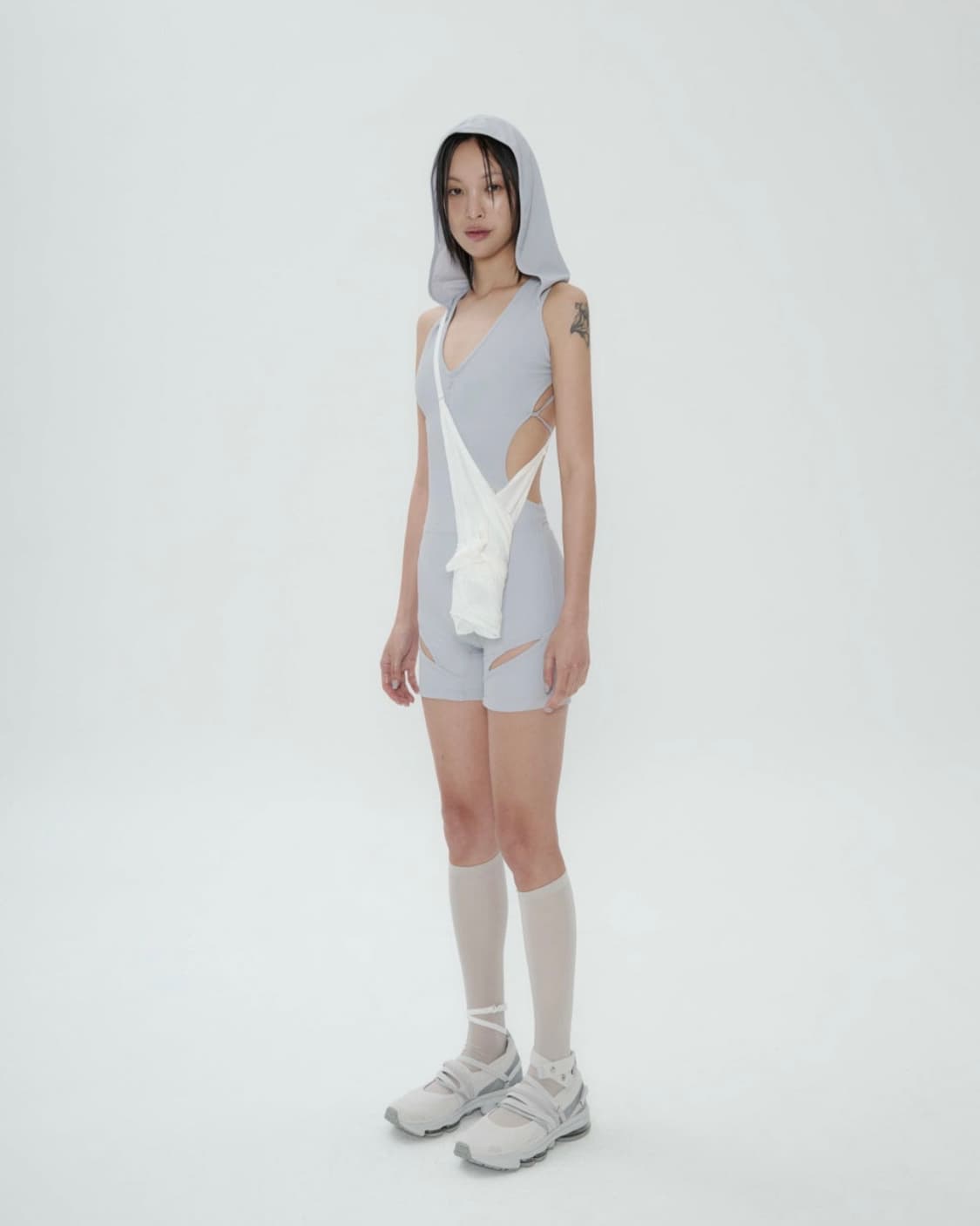 OJOS 슬릿 후드 모노키니 그레이 1  상품이미지2