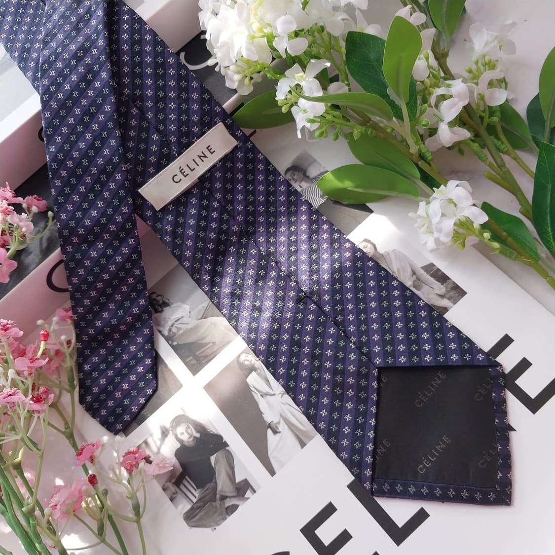 셀린느 실크 네이비 트리오페 패턴 넥타이 8.3cm A+등급 K2266
 상품이미지4