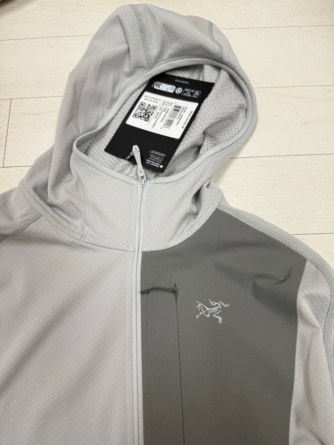 아크테릭스 델타 후디 L 사이즈  텍 달려있습니다! 하자 절대 X 상태 상품이미지4
