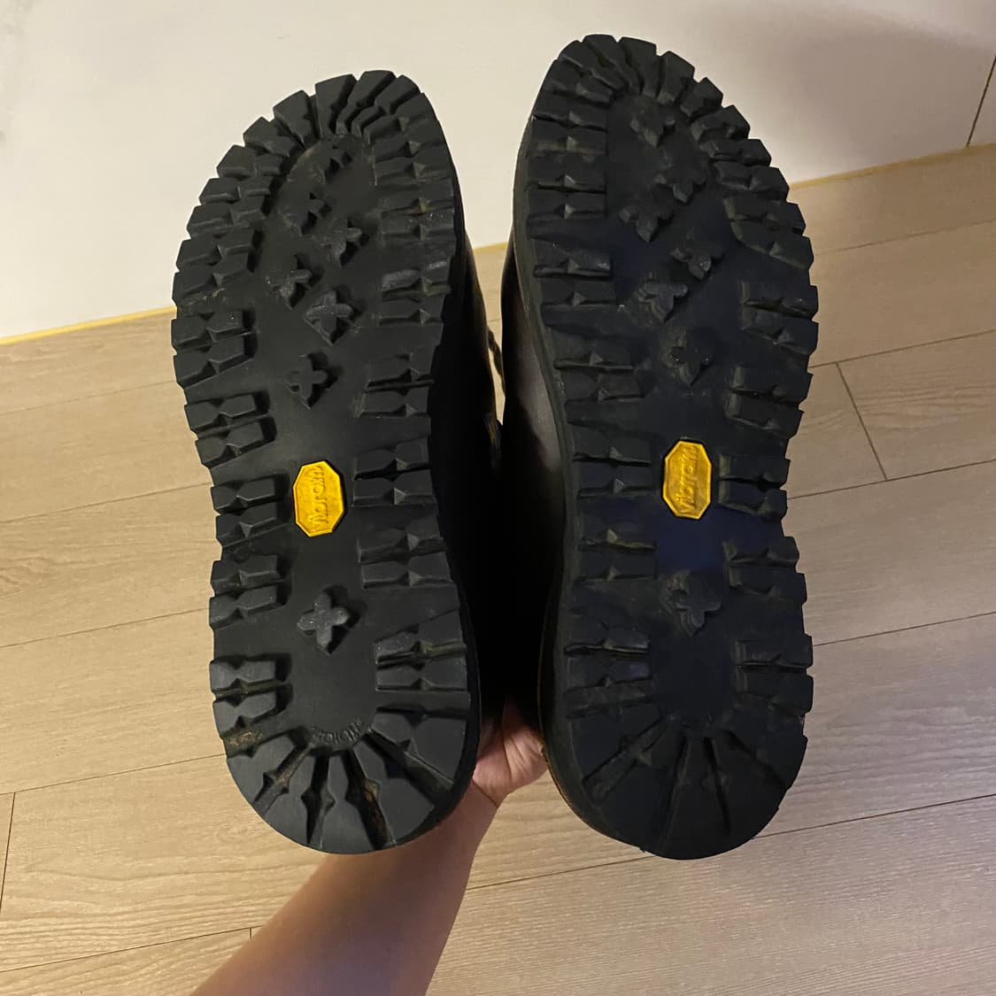 대너 Danner 마운틴 라이트 고어텍스 부츠 270 타일러더크리에이터 상품이미지8