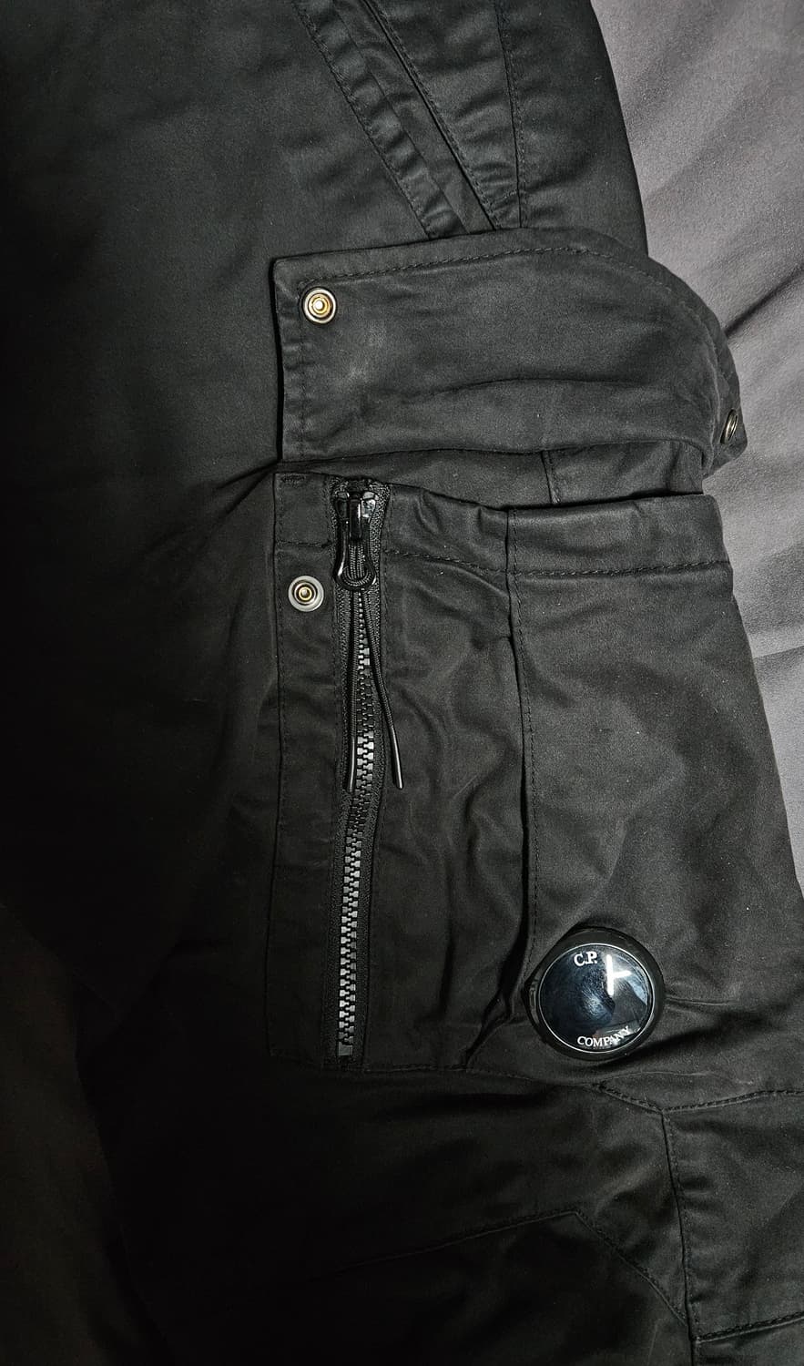 CP컴퍼니 렌즈 와펜 카고팬츠 BK 46 상품이미지6