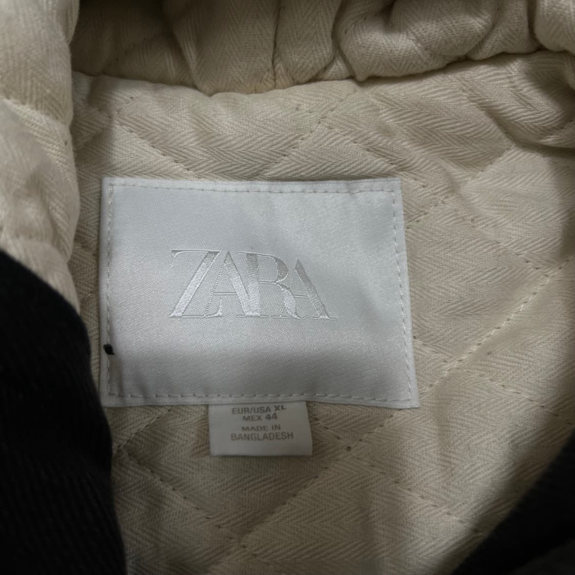 자라 오버사이즈 봄버핏 이너퀼팅 후드 워크자켓 [블랙] XL/105 상품이미지4