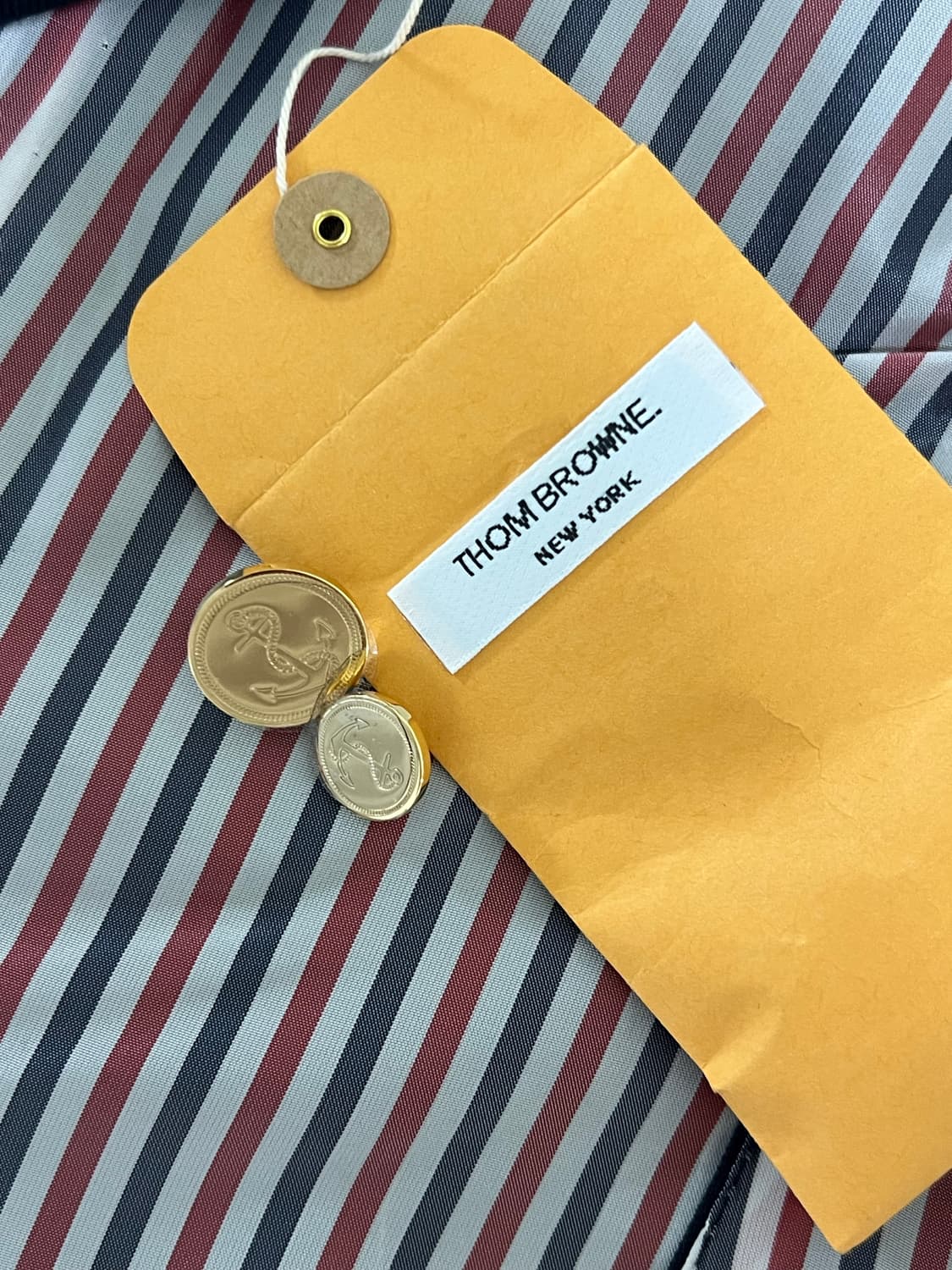 [정품] 새상품급 / 톰브라운 암밴드 금장 블레이저 네이비 5size 상품이미지5