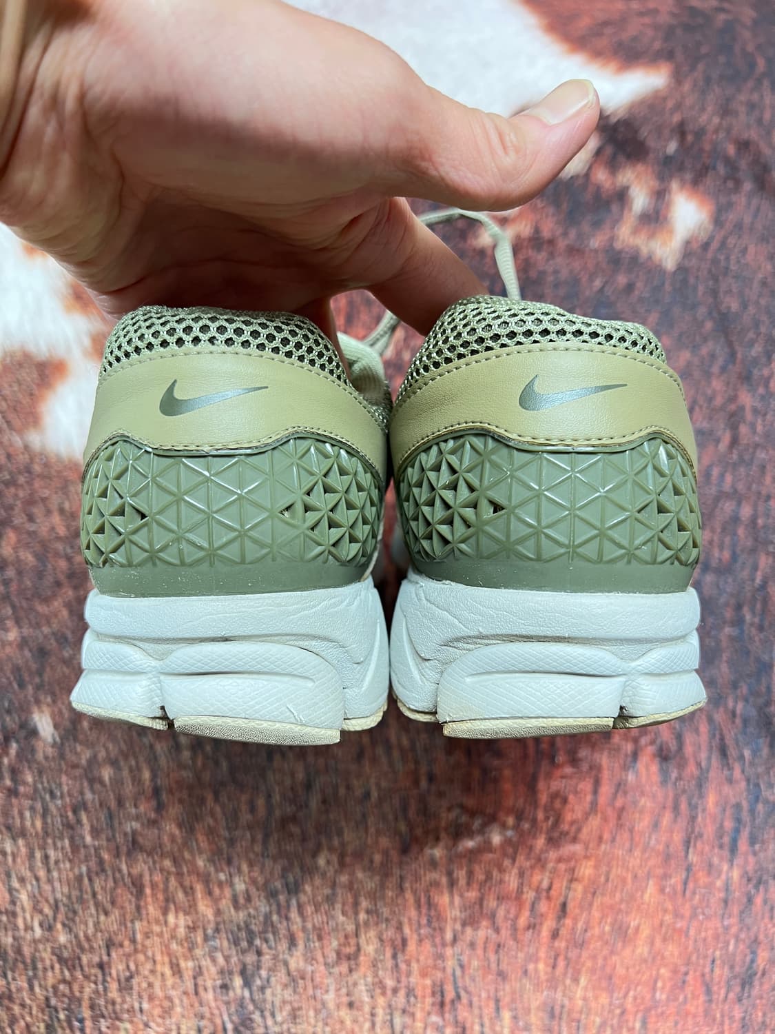 Nike 나이키 줌 보메로 5 뉴트럴 올리브 295mm 상품이미지4