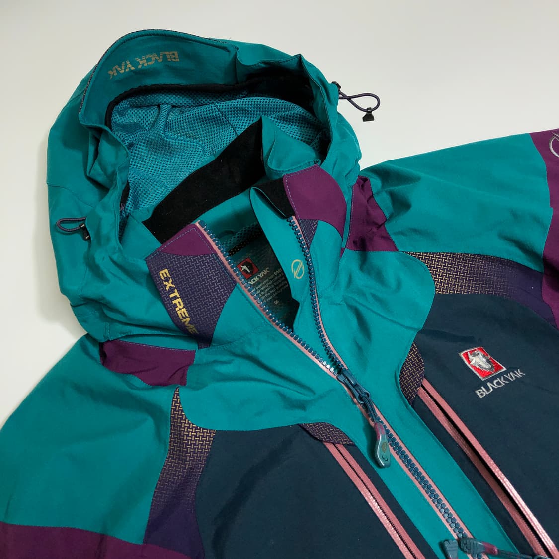 블랙야크 고어텍스 바람막이 m 상품이미지3