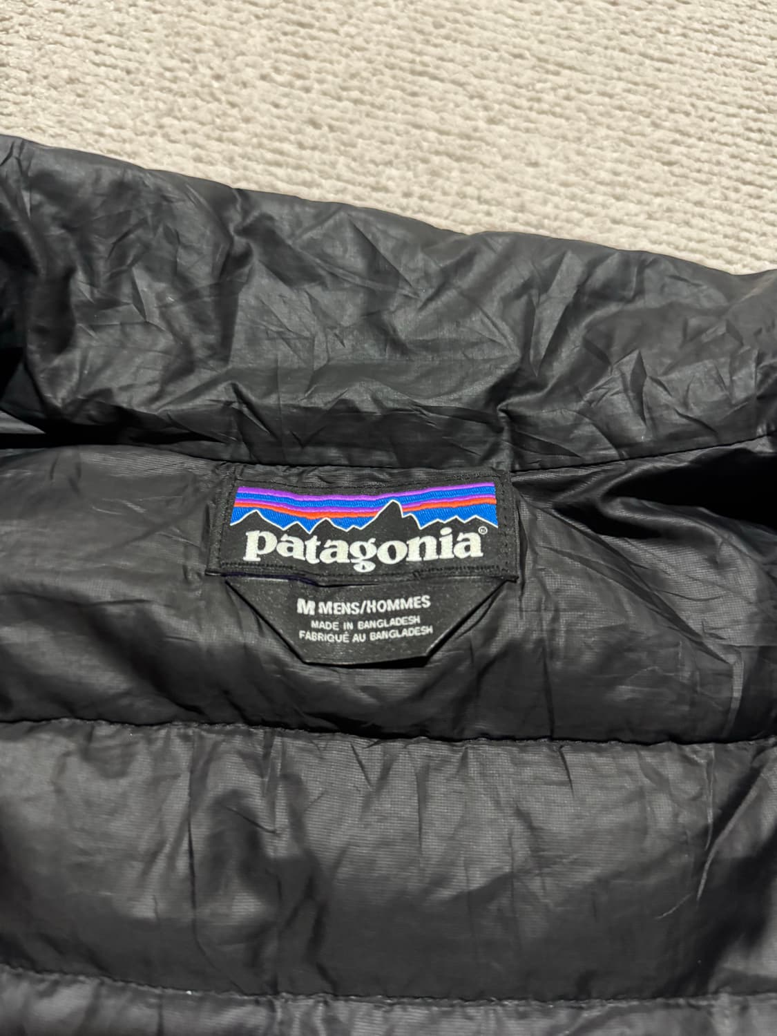 파타고니아 구스다운 경량 패딩 블랙 M 상품이미지7
