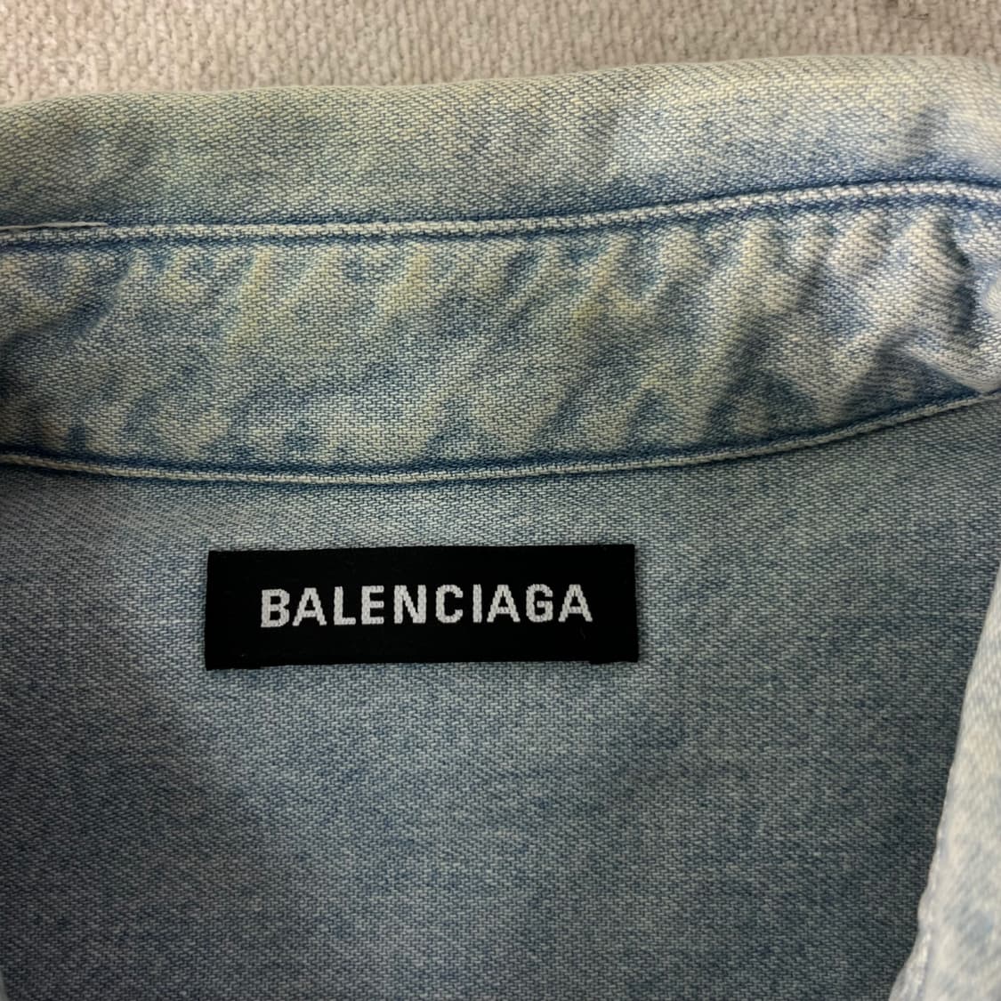 105 발렌시아가 19SS 백로고 데님 셔츠 상품이미지4