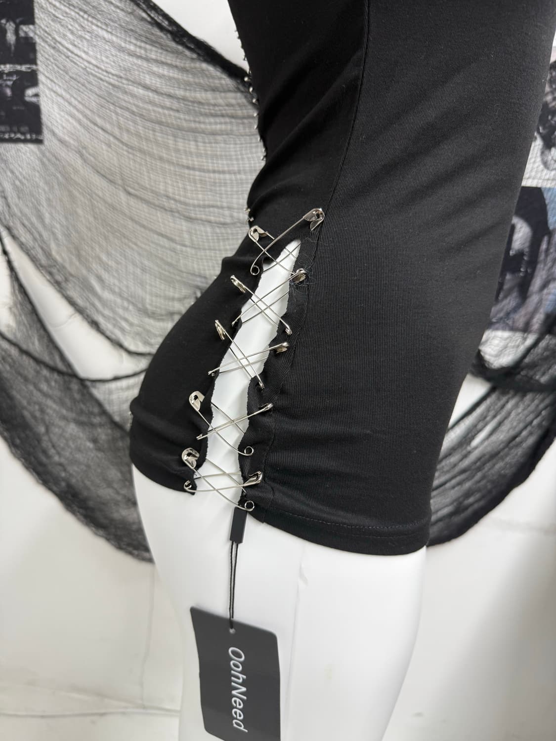 Gothic pin detailed longsleeve 상품이미지6