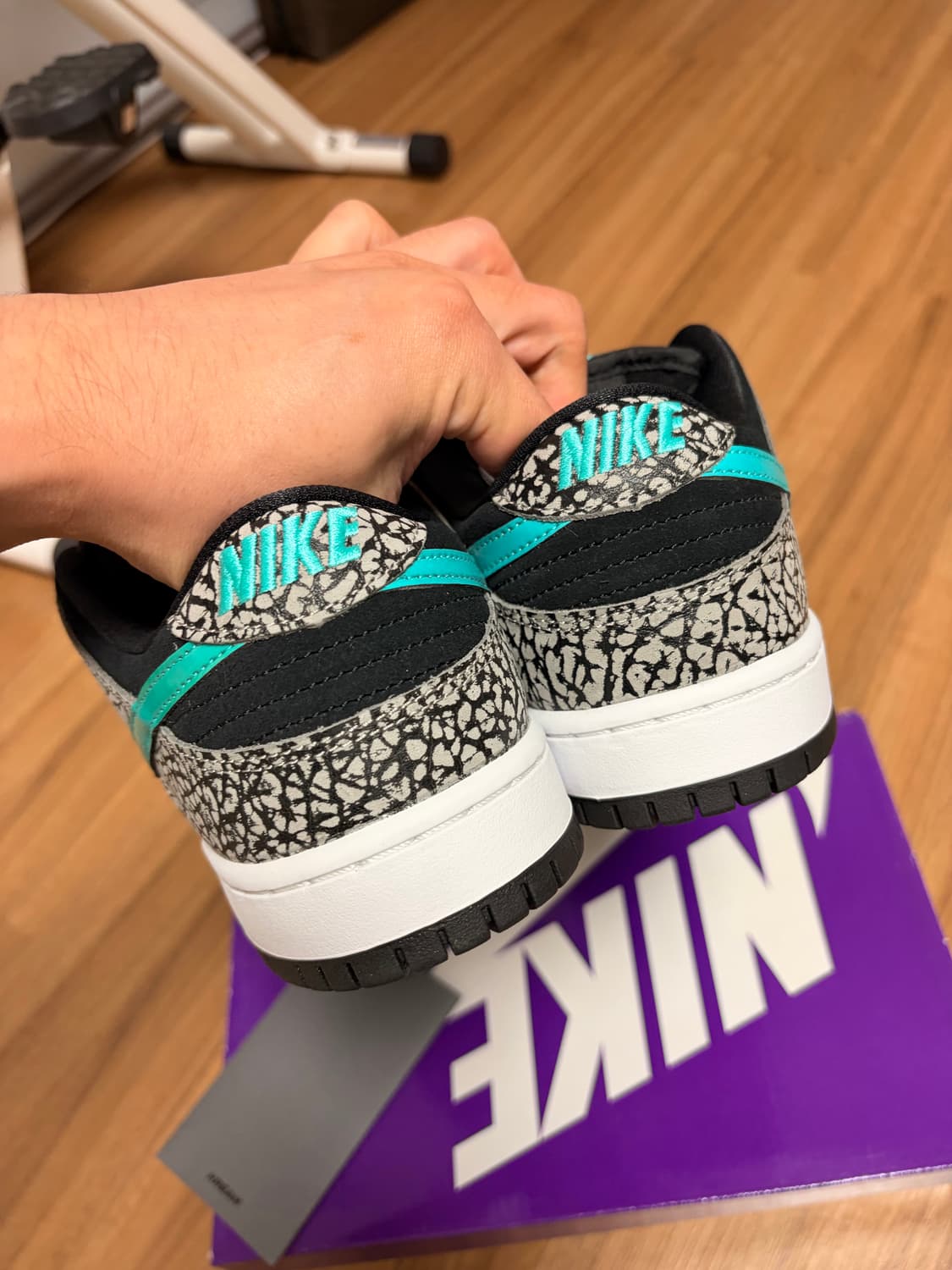 나이키 SB 덩크 로우 아트모스 코끼리 상품이미지4