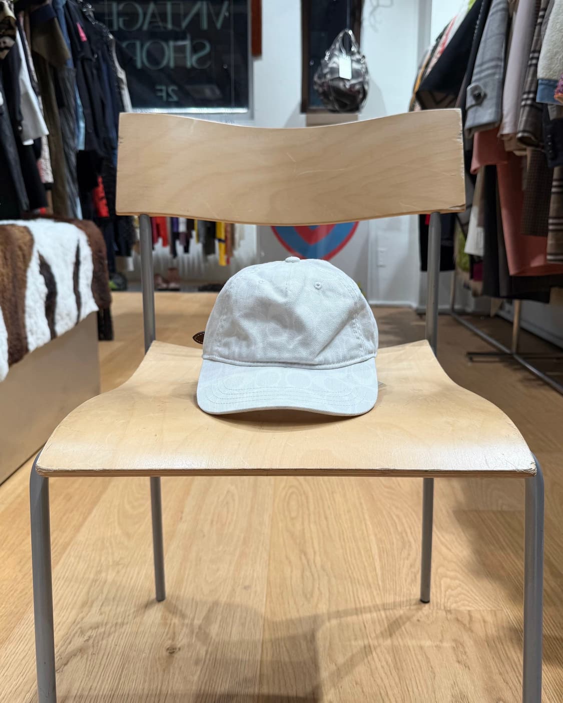 코치 화이트 로고 볼캡  상품이미지2