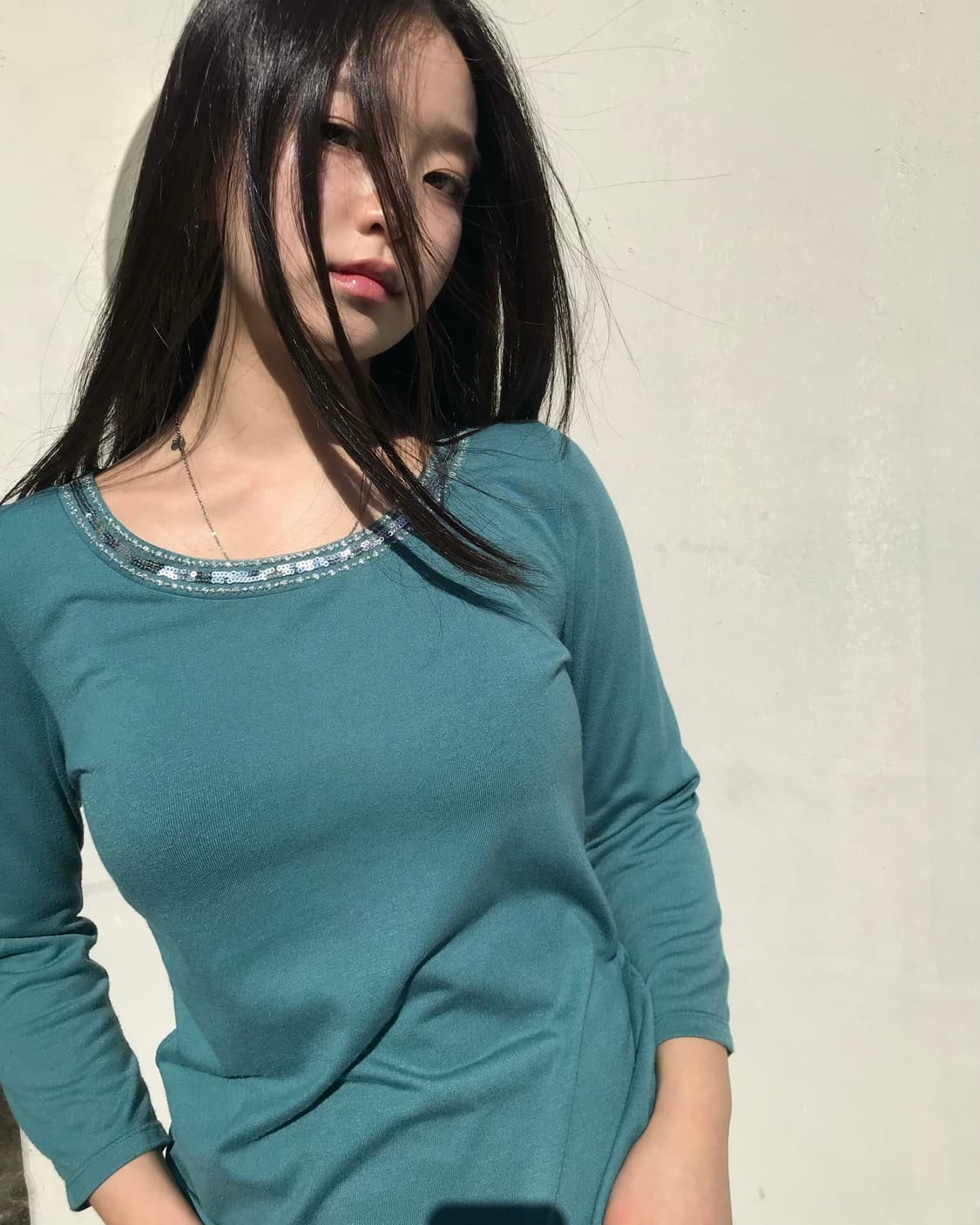 스팽글 디테일 롱슬리브 상품이미지1