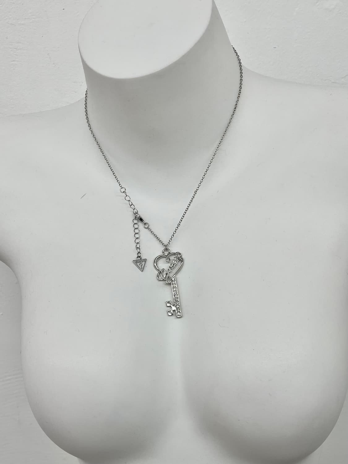 게스 하트 키 큐빅 네크리스 상품이미지1