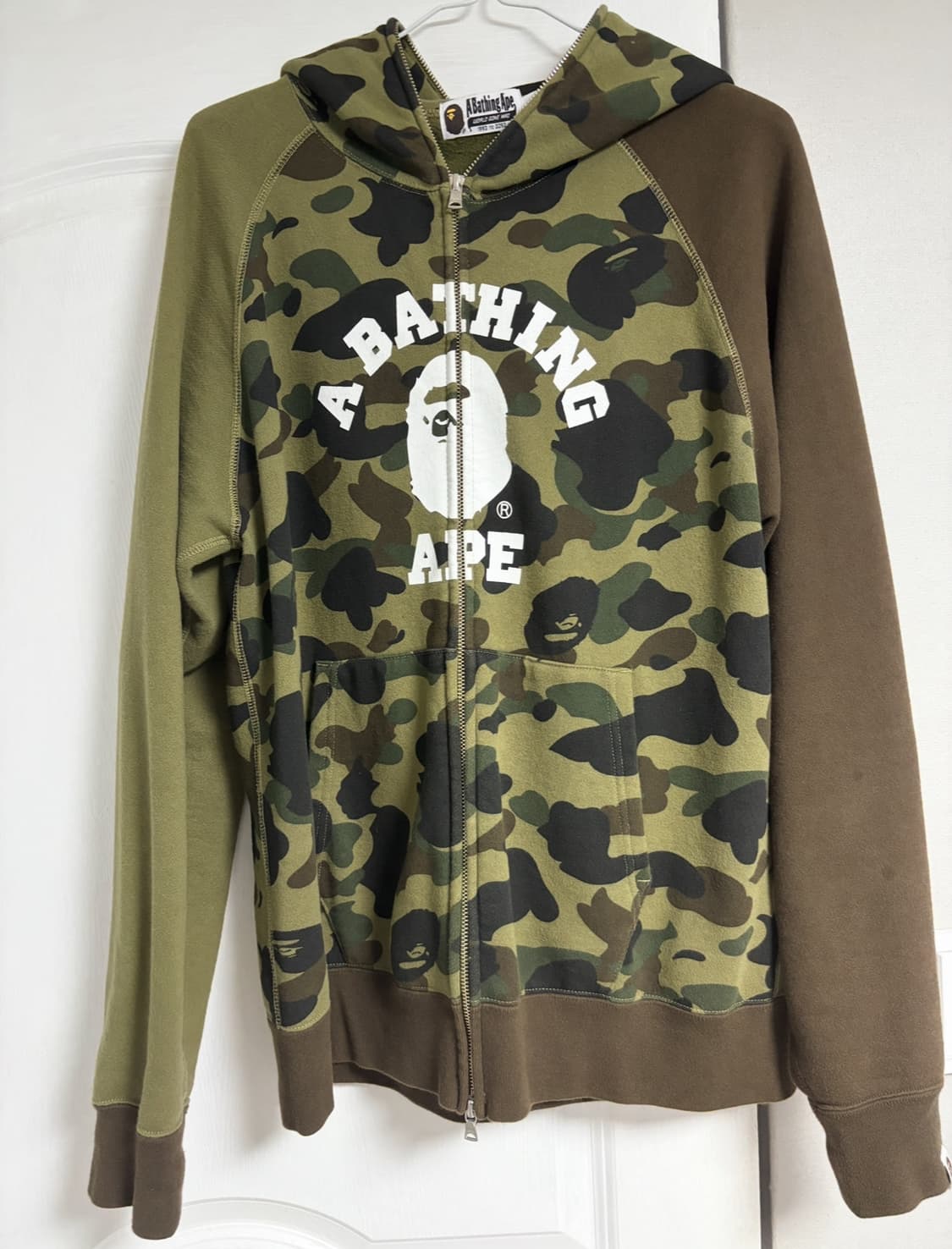 베이프 퍼스트 카모 크레이지 컬리지 후드집업 카키(녹계) 상품이미지2