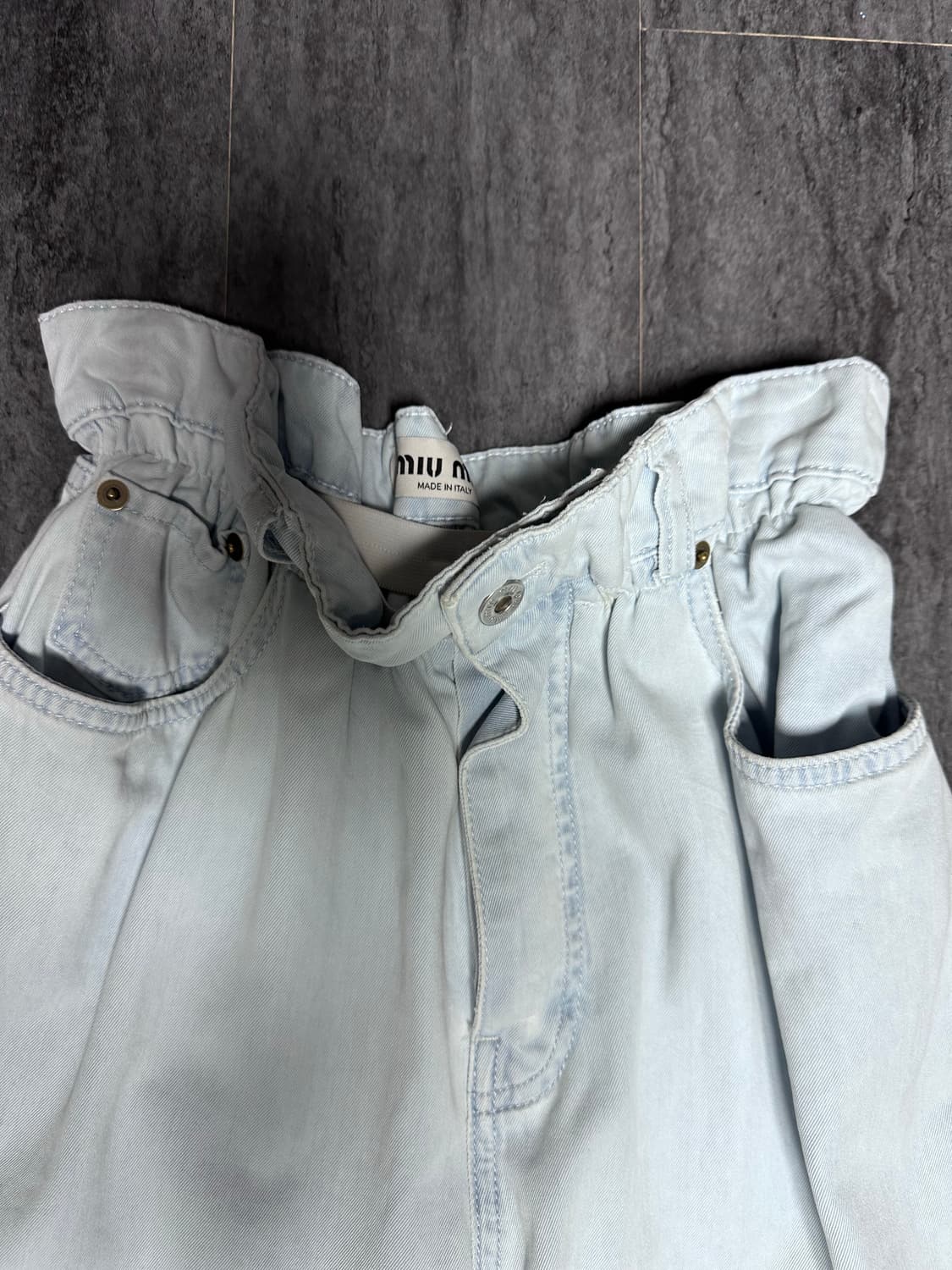 미우미우 아이스 블루 하이웨이스트 청바지 25 상품이미지5