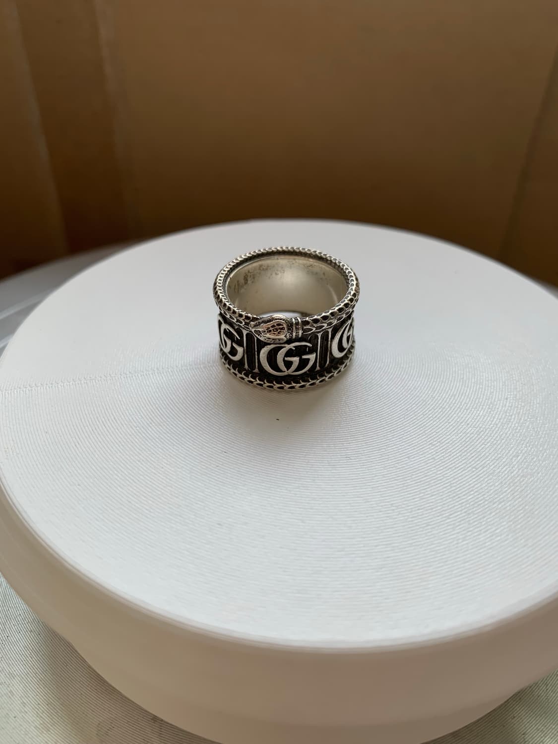 구찌 스네이크 로고링 상품이미지1