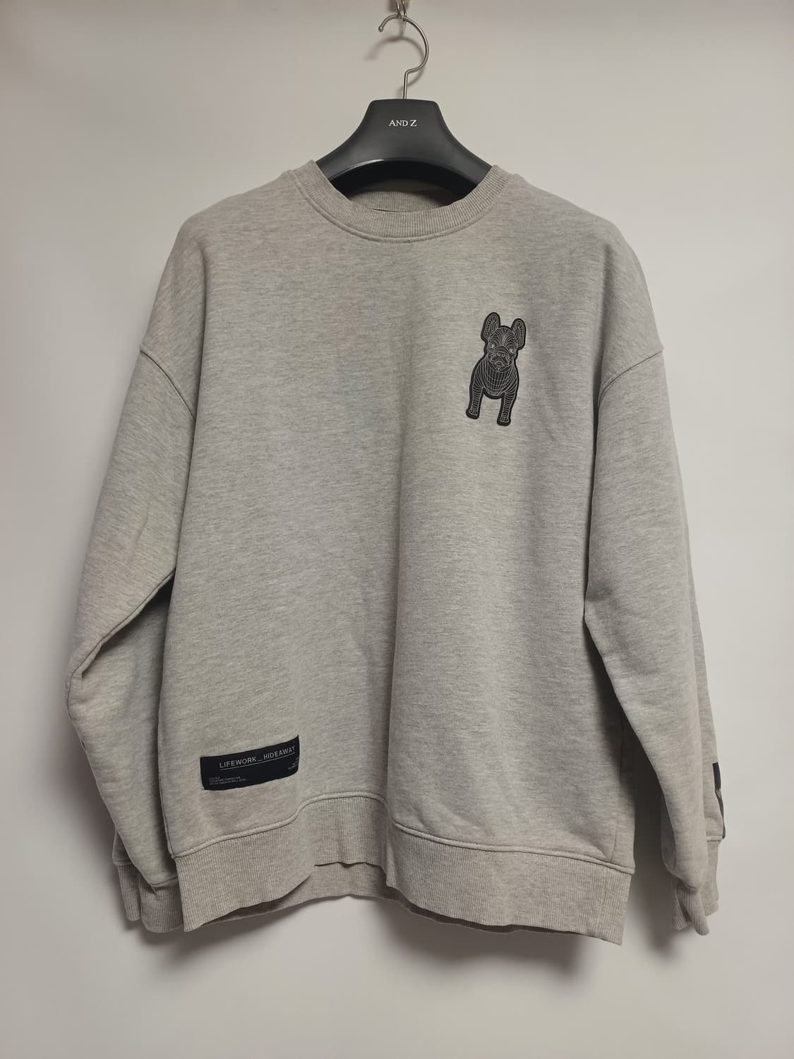 LIFEWORK Bulldog Sweatshirt – Light Grey 상품이미지1