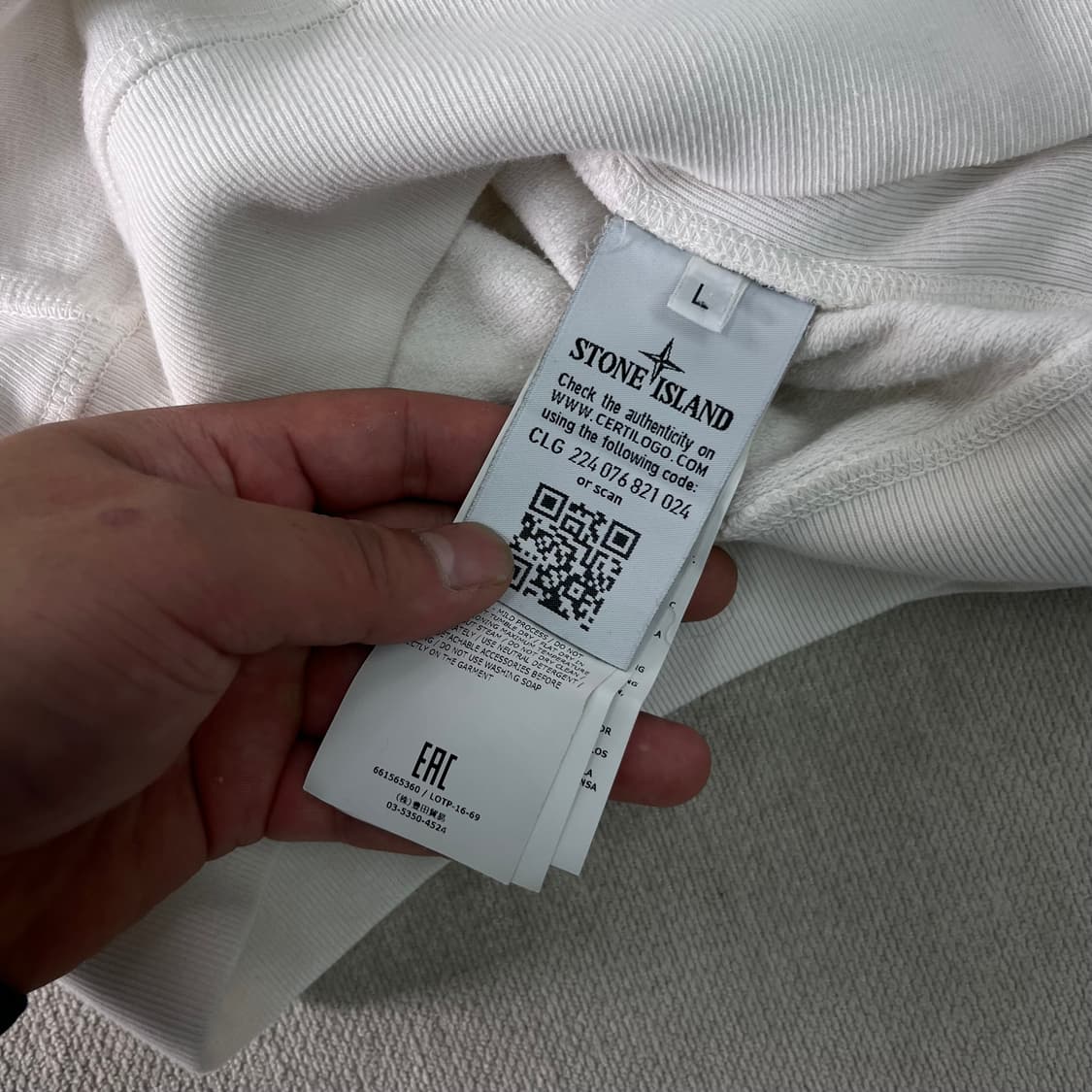 100 스톤아일랜드 20FW 화이트 맨투맨  상품이미지7