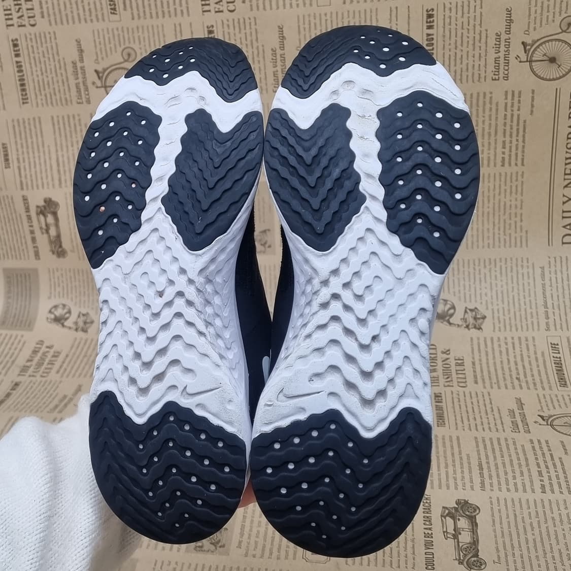 나이키 리액트 오딧세이 여성운동화235 상품이미지3