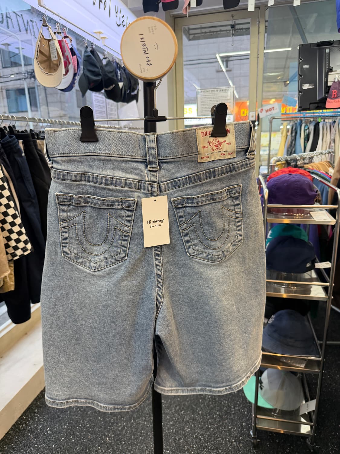 TrueReligion 데님 반바지 상품이미지4