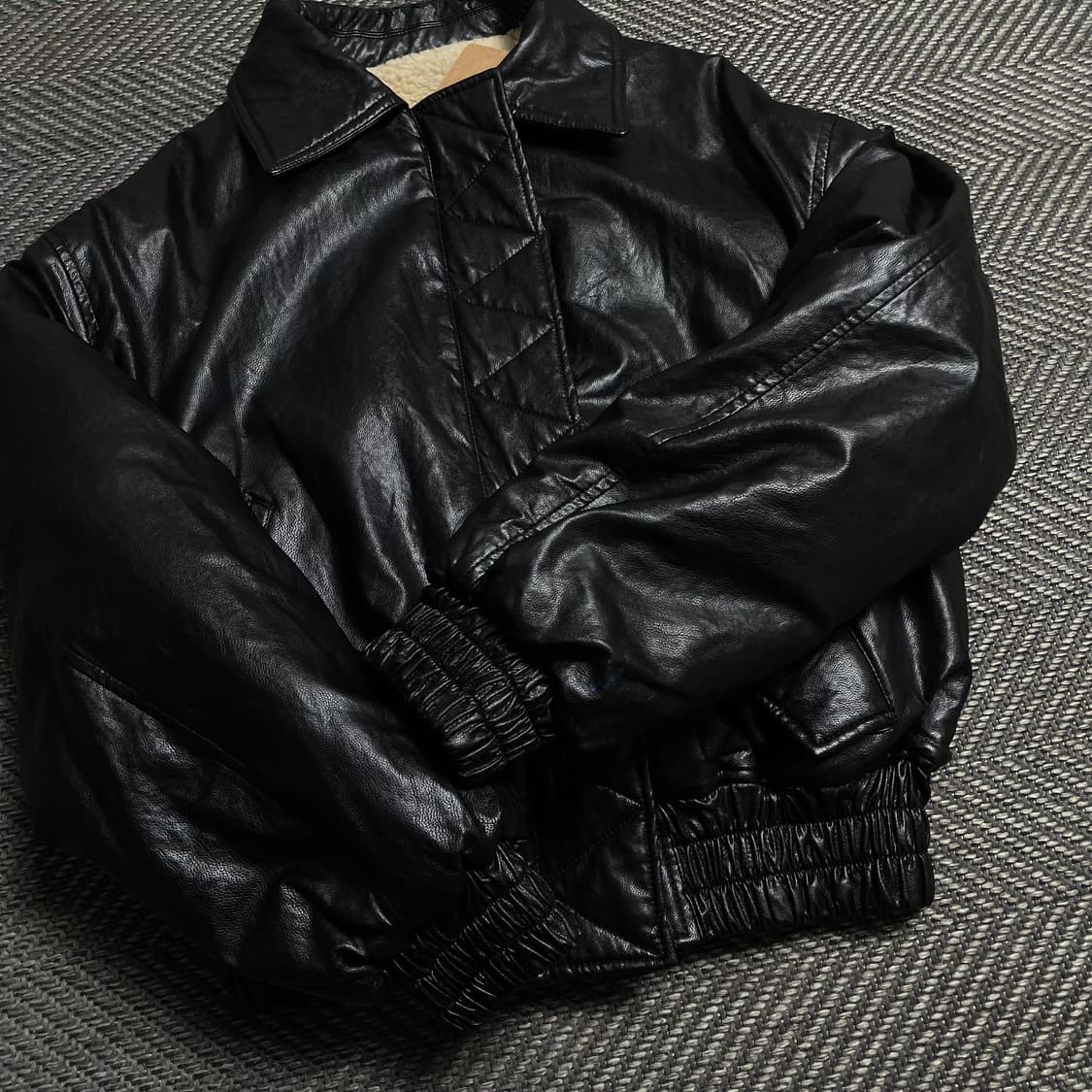 쥬시쥬디 우먼스 리버시블 가죽×플리스 크롭 쉐르파 레더자켓o 5087 상품이미지4