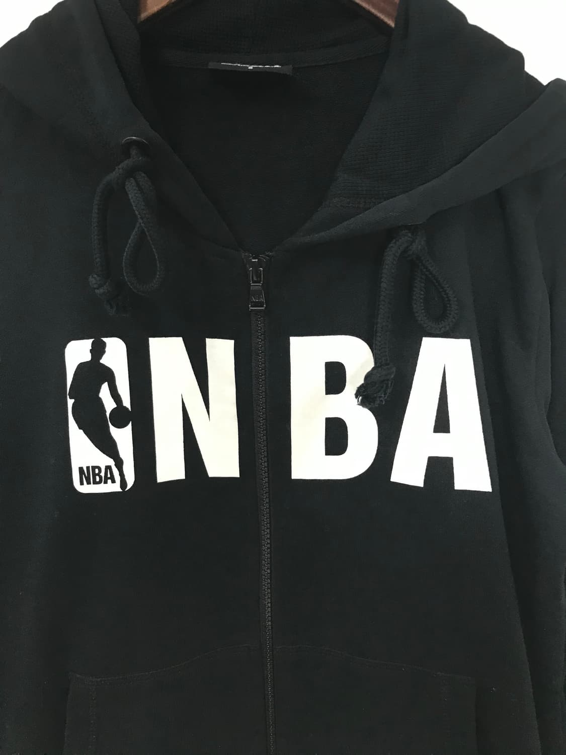 NBA 자수로고 블랙 후드집업 상품이미지4
