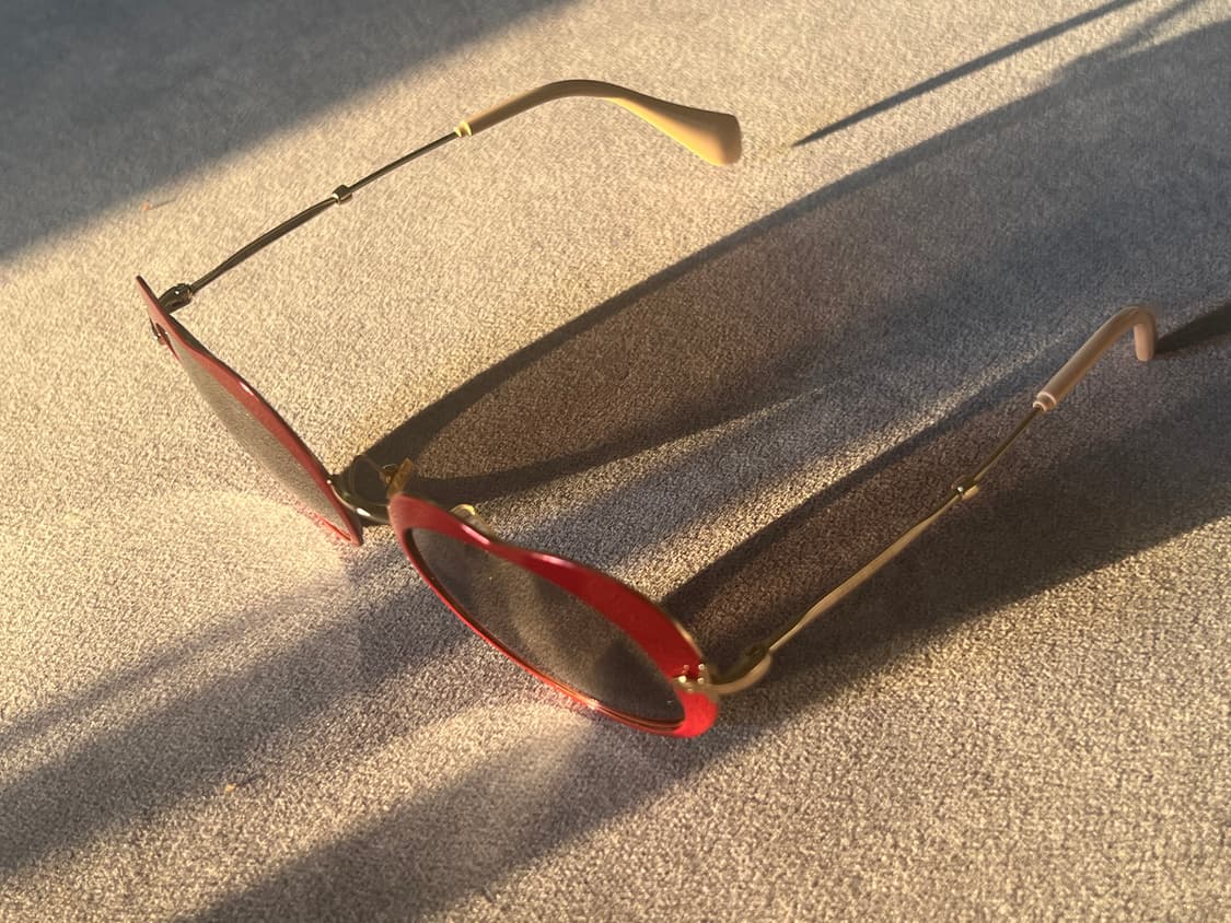 미우미우 레드 하트 선글라스  상품이미지3