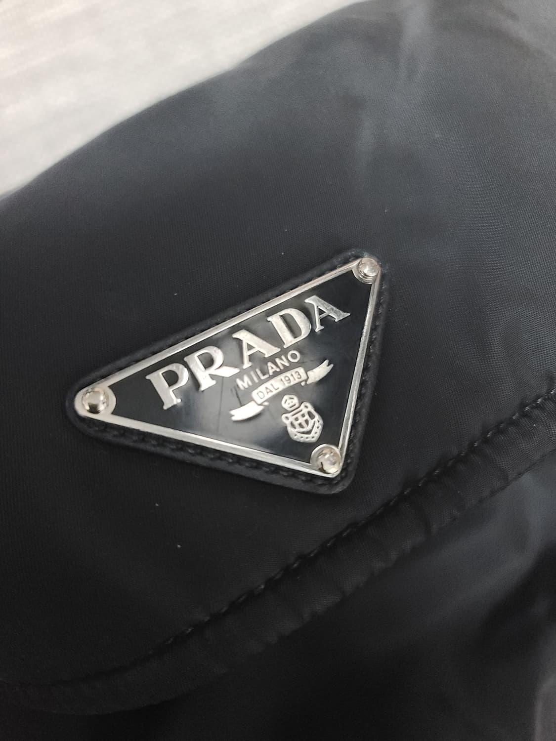 프라다 패딩백 미디움 1bd255 리나일론 패디드백 크로스백 상품이미지8